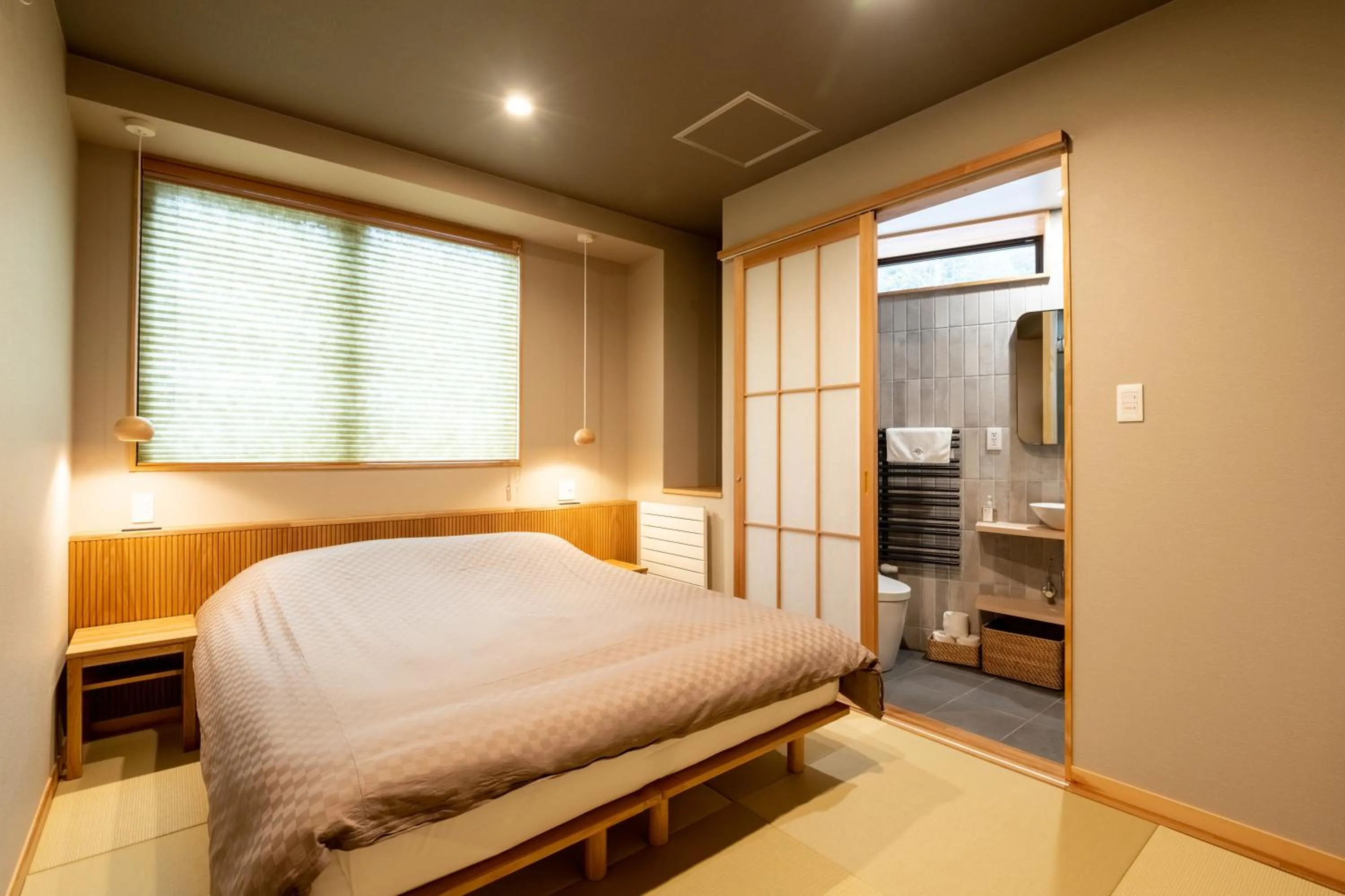 Bed in Tanuki Nozawa