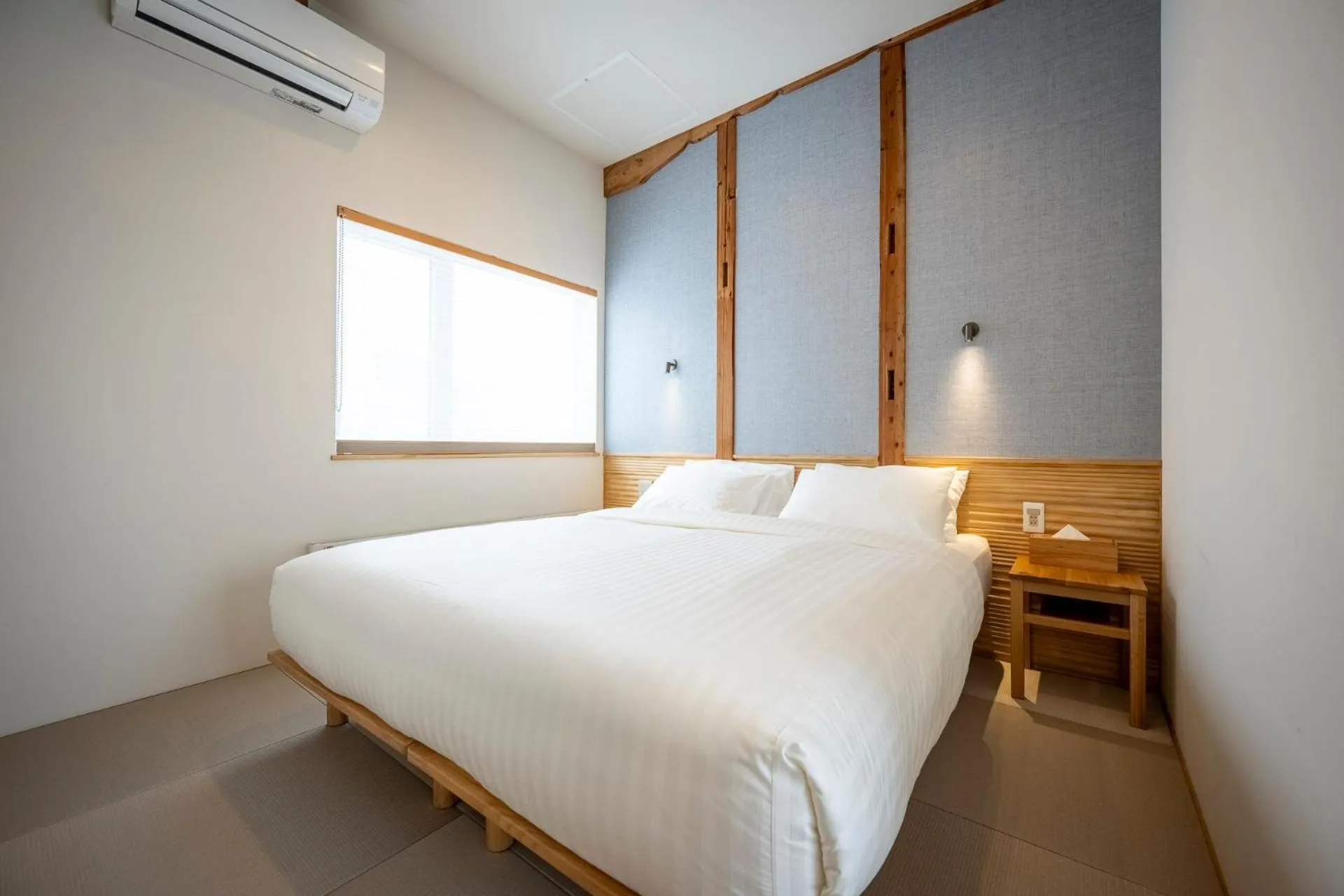 Bed in Tanuki Nozawa