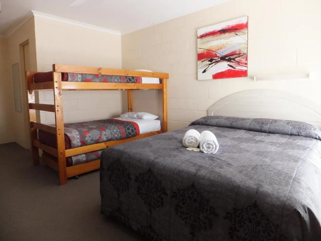 Bed in Nagambie Caravan Park & Motel