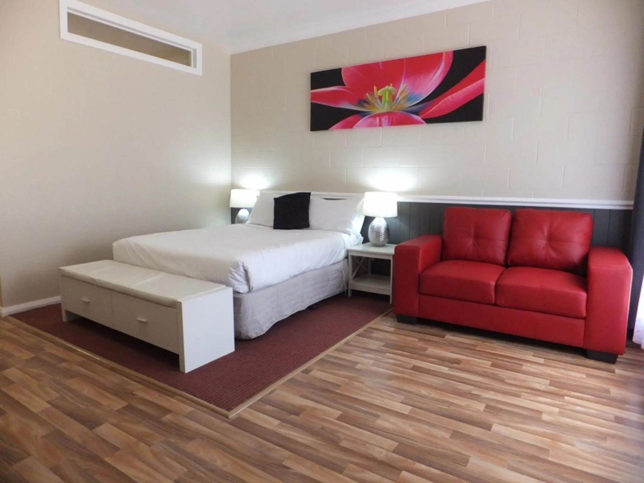 Photo of the whole room, Bed in Nagambie Caravan Park & Motel