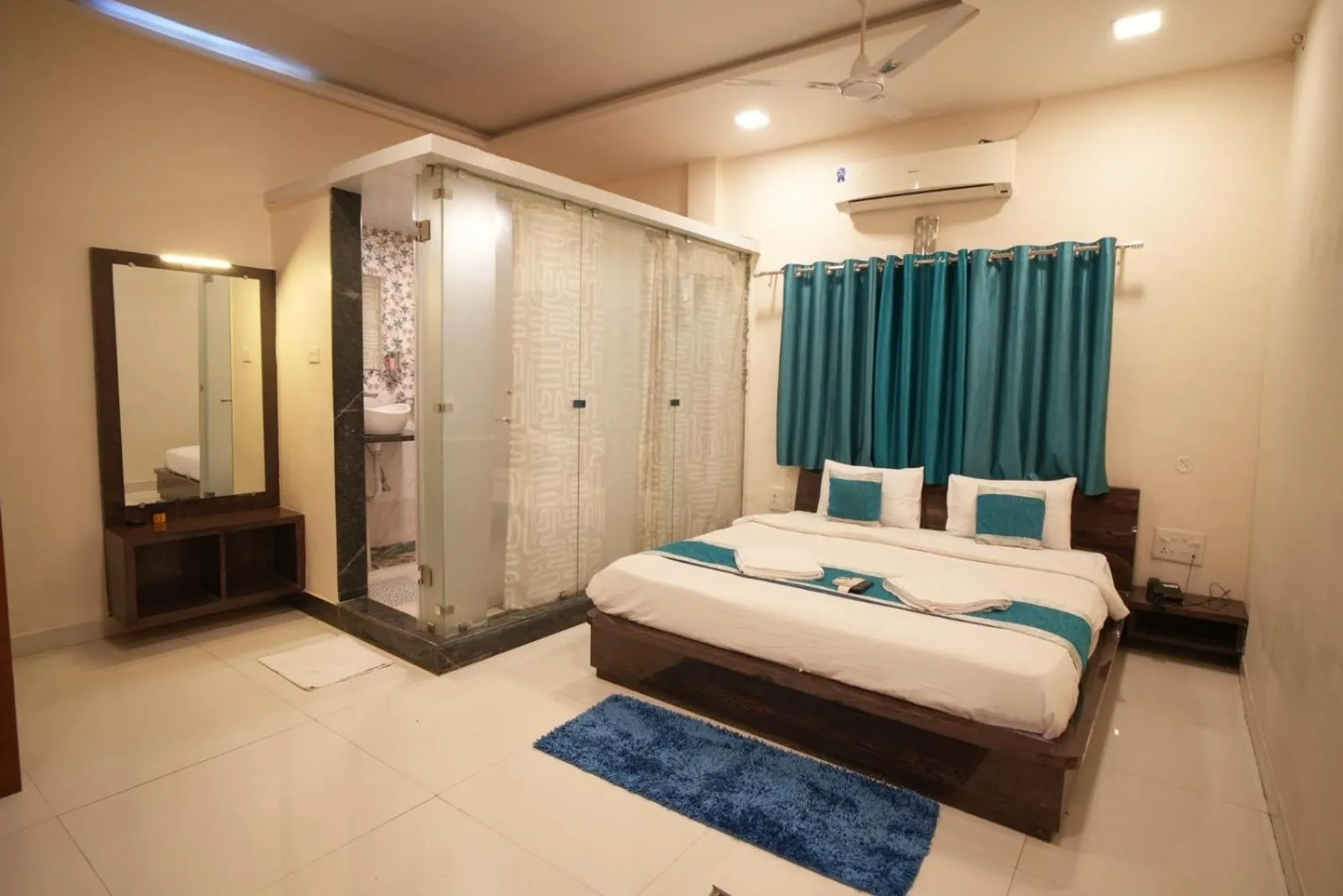 Bed in Hotel Sunrise N Resorts