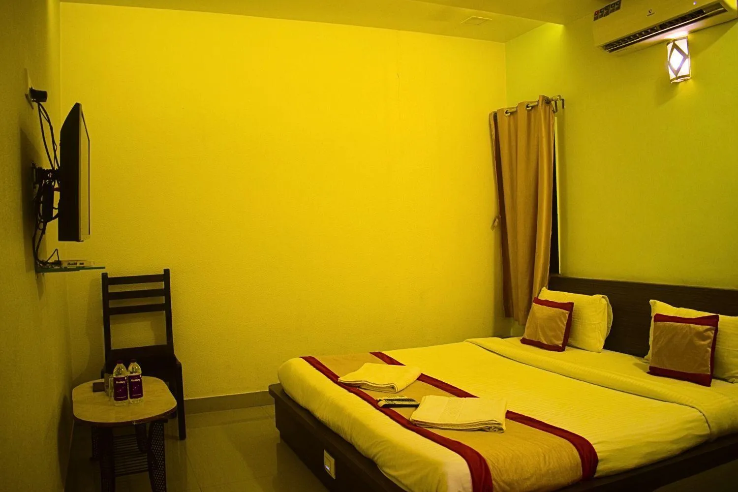 Bed in Hotel Sunrise N Resorts