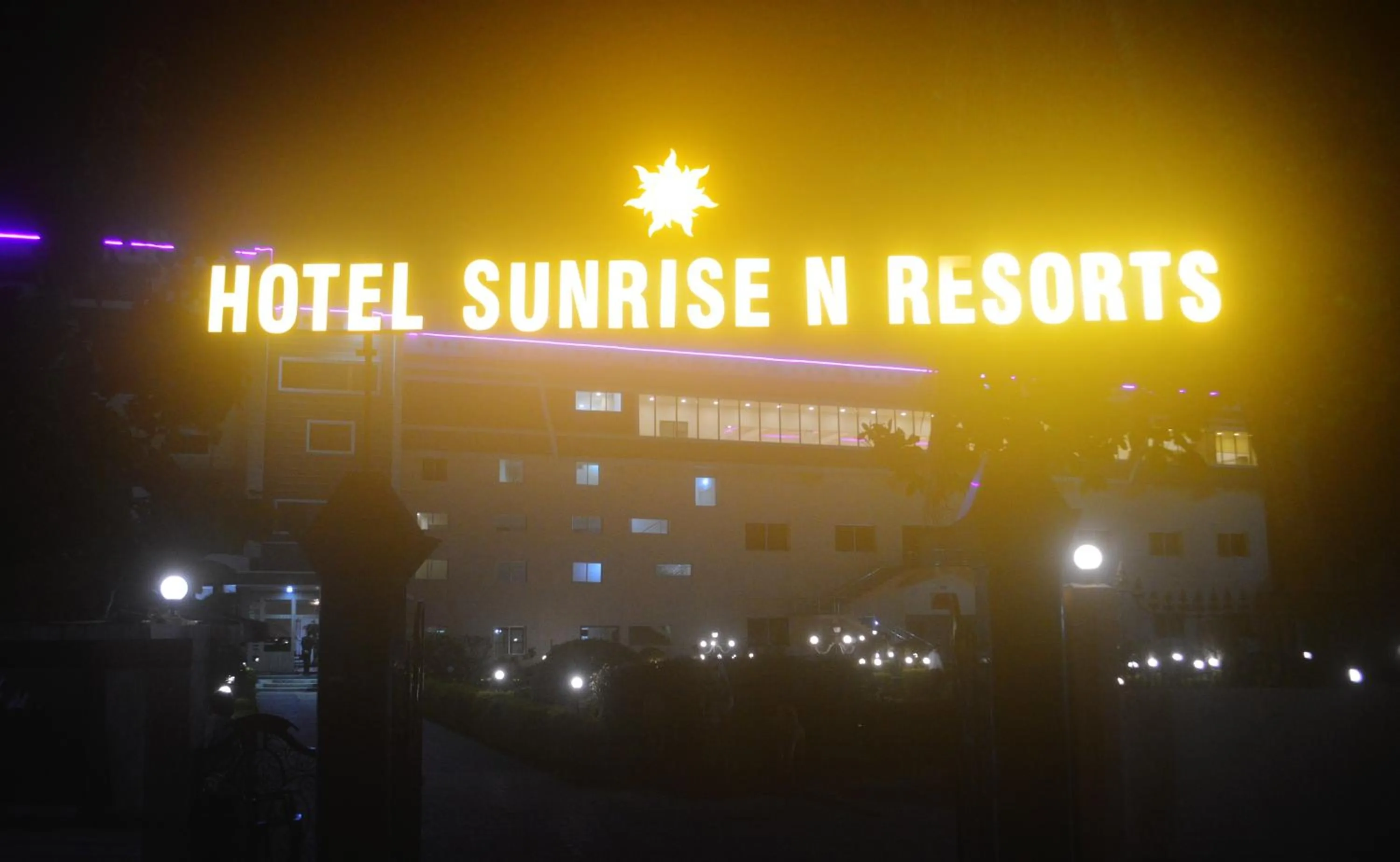 Facade/entrance in Hotel Sunrise N Resorts