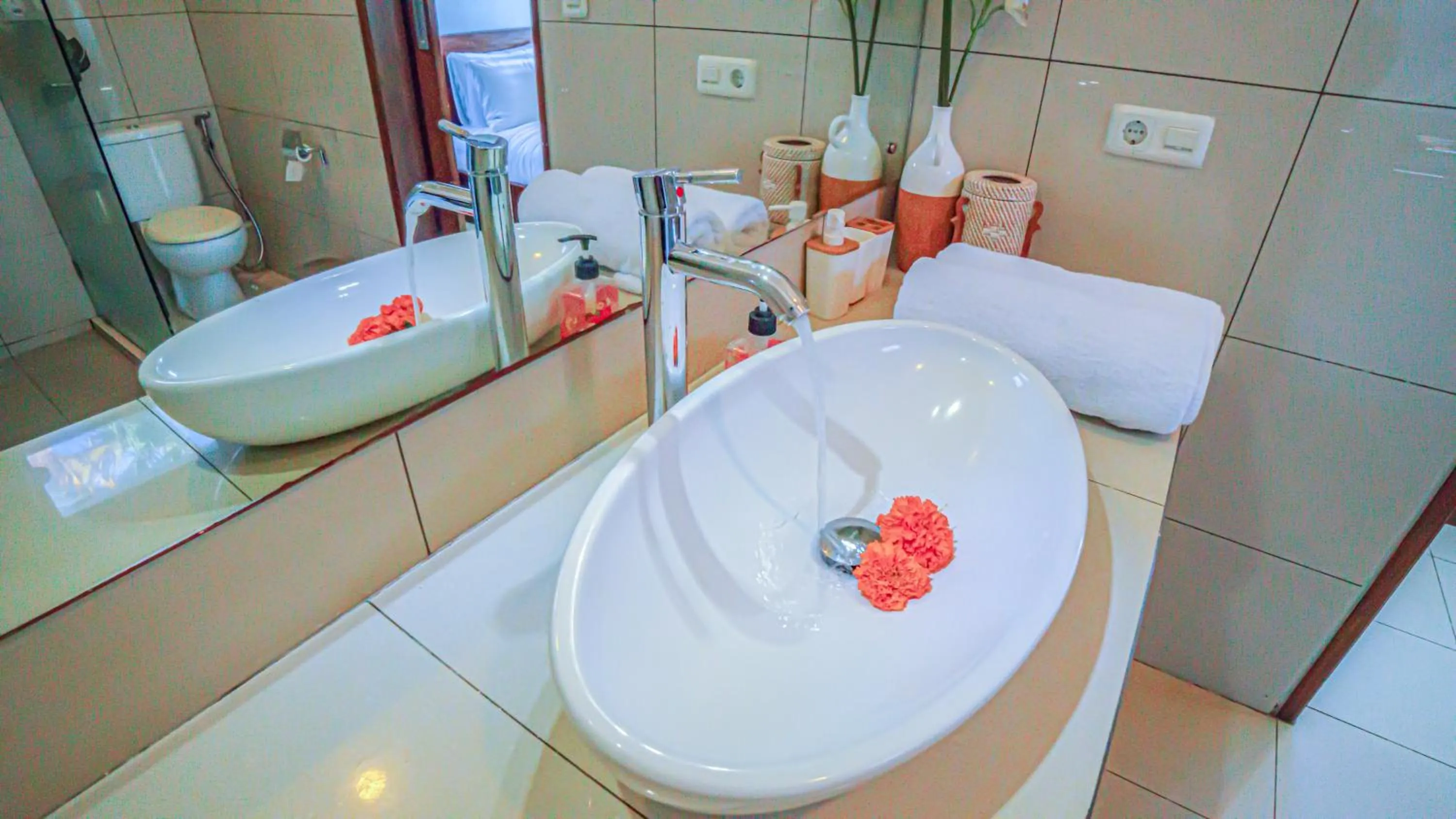 Shower in Air Sanih Beach Villa