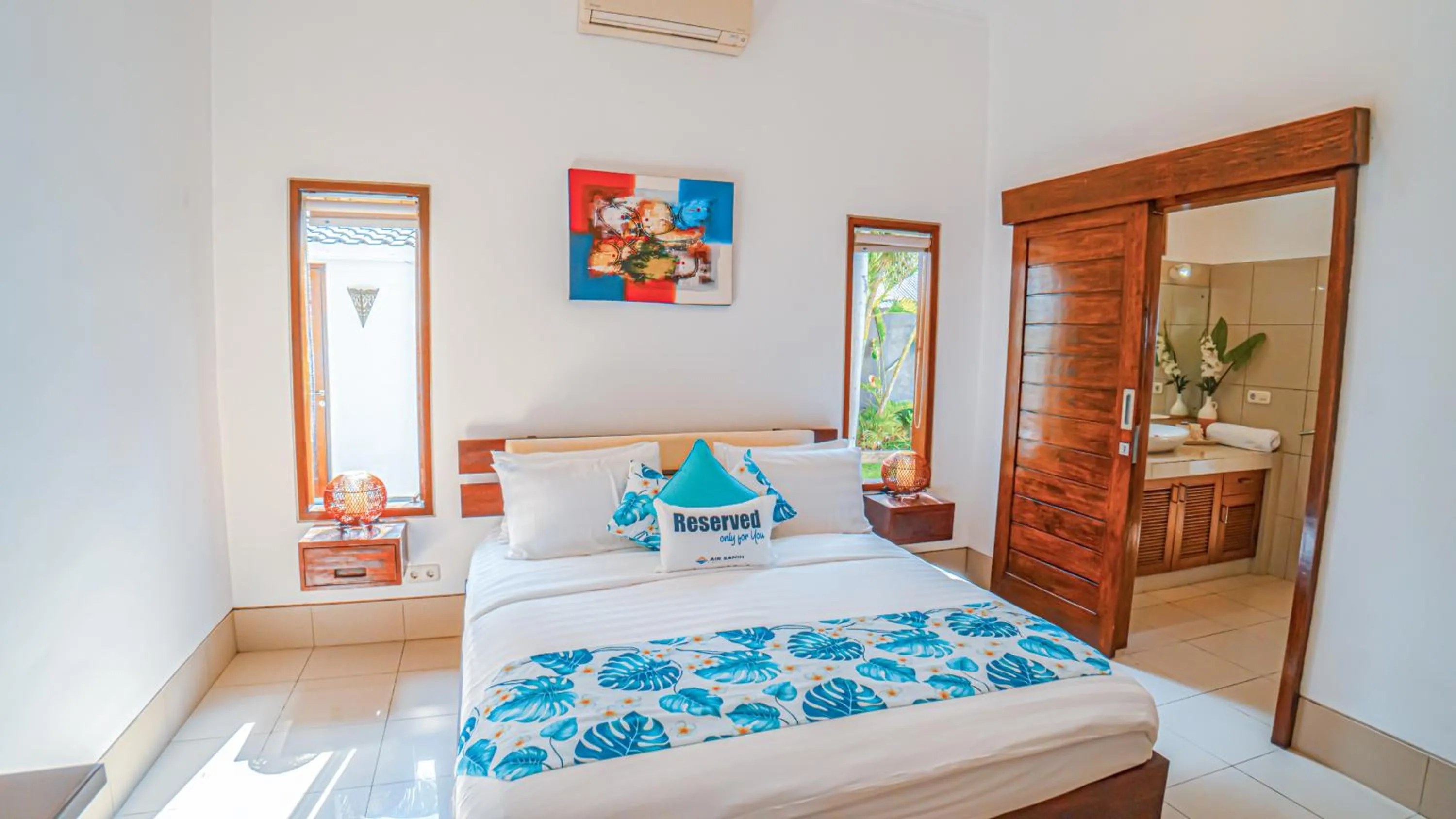 Bed in Air Sanih Beach Villa