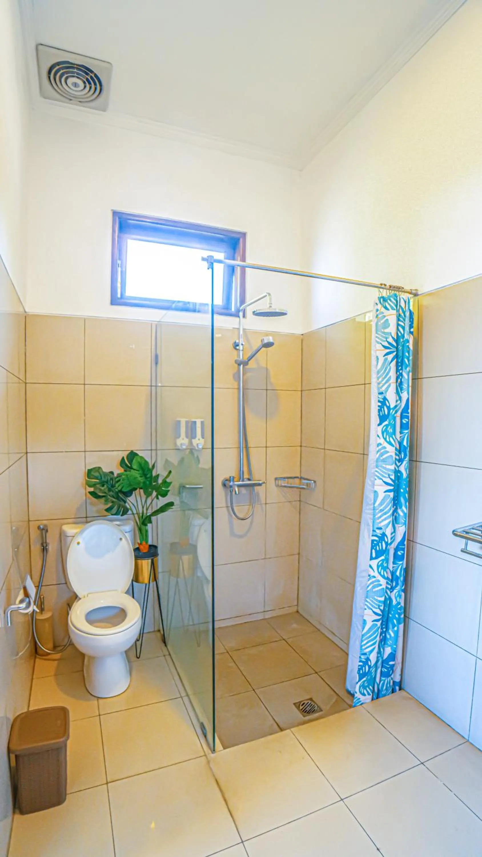 Shower in Air Sanih Beach Villa