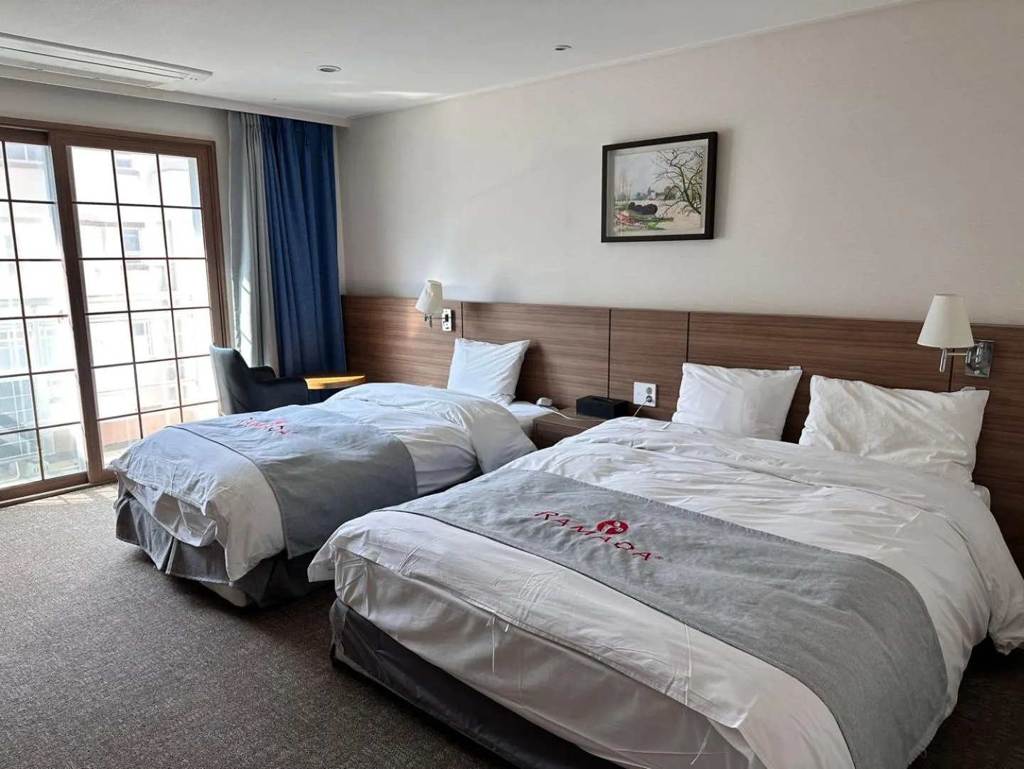 Bed in Ramada Taebaek Hotel