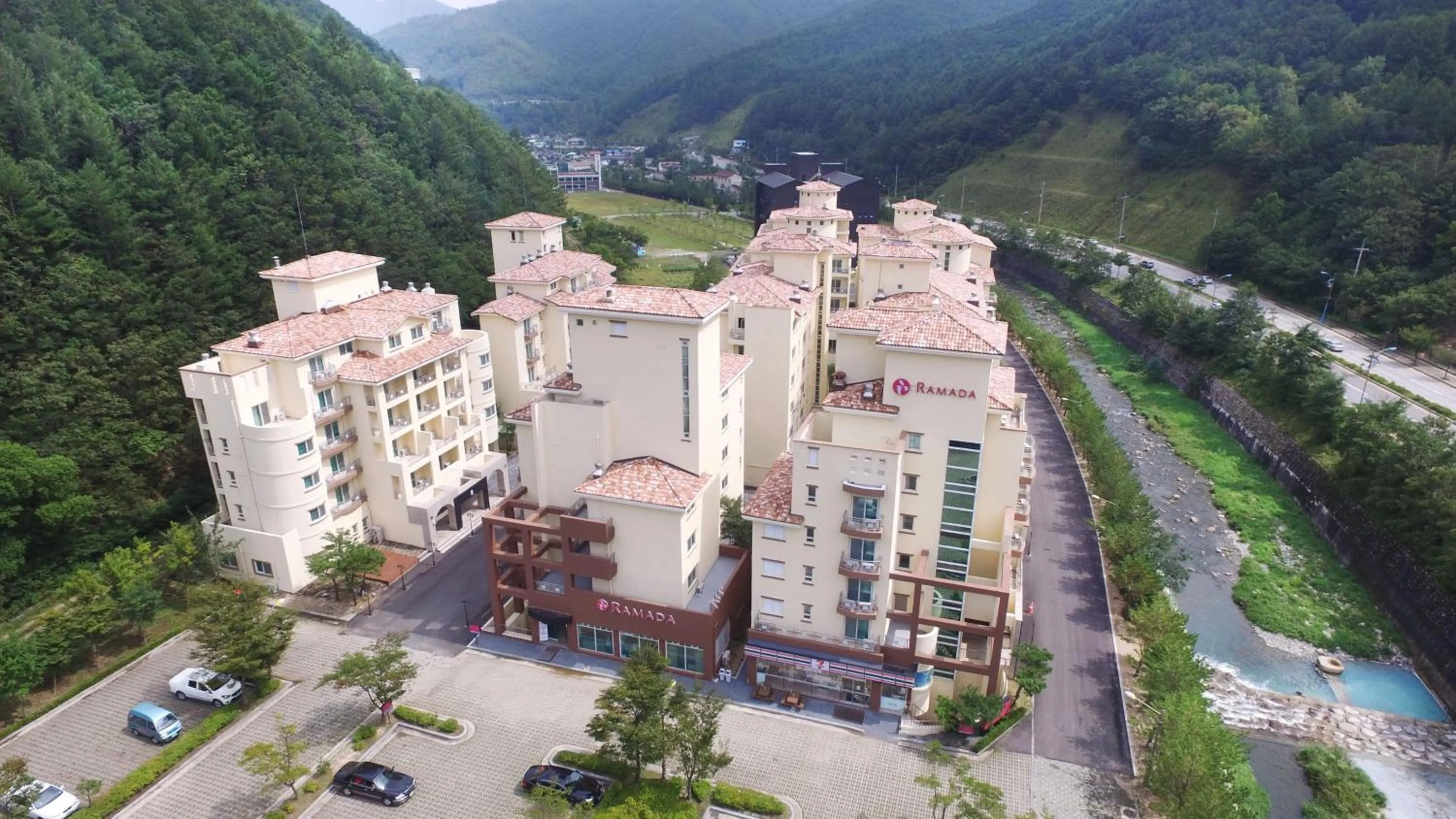 Property building in Ramada Taebaek Hotel
