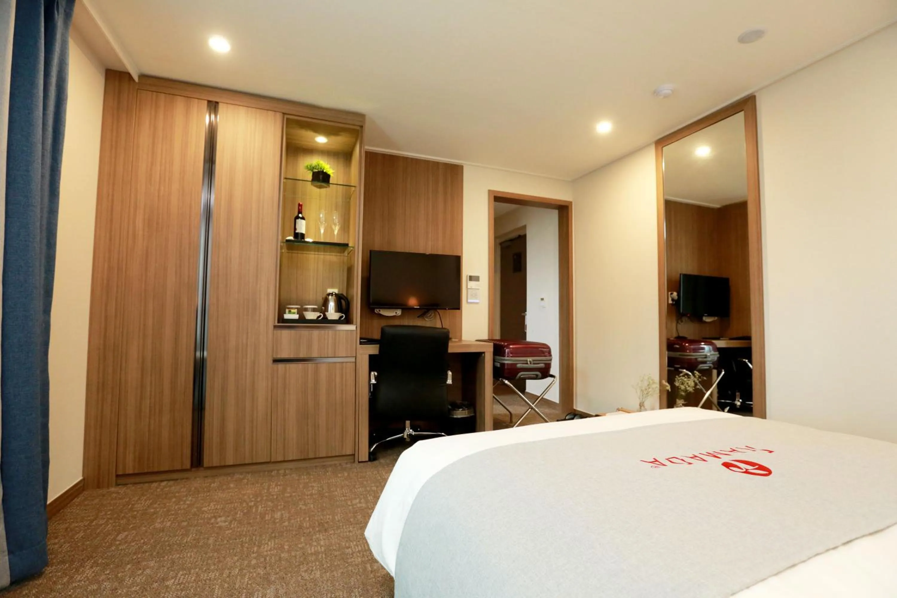 Bed in Ramada Taebaek Hotel