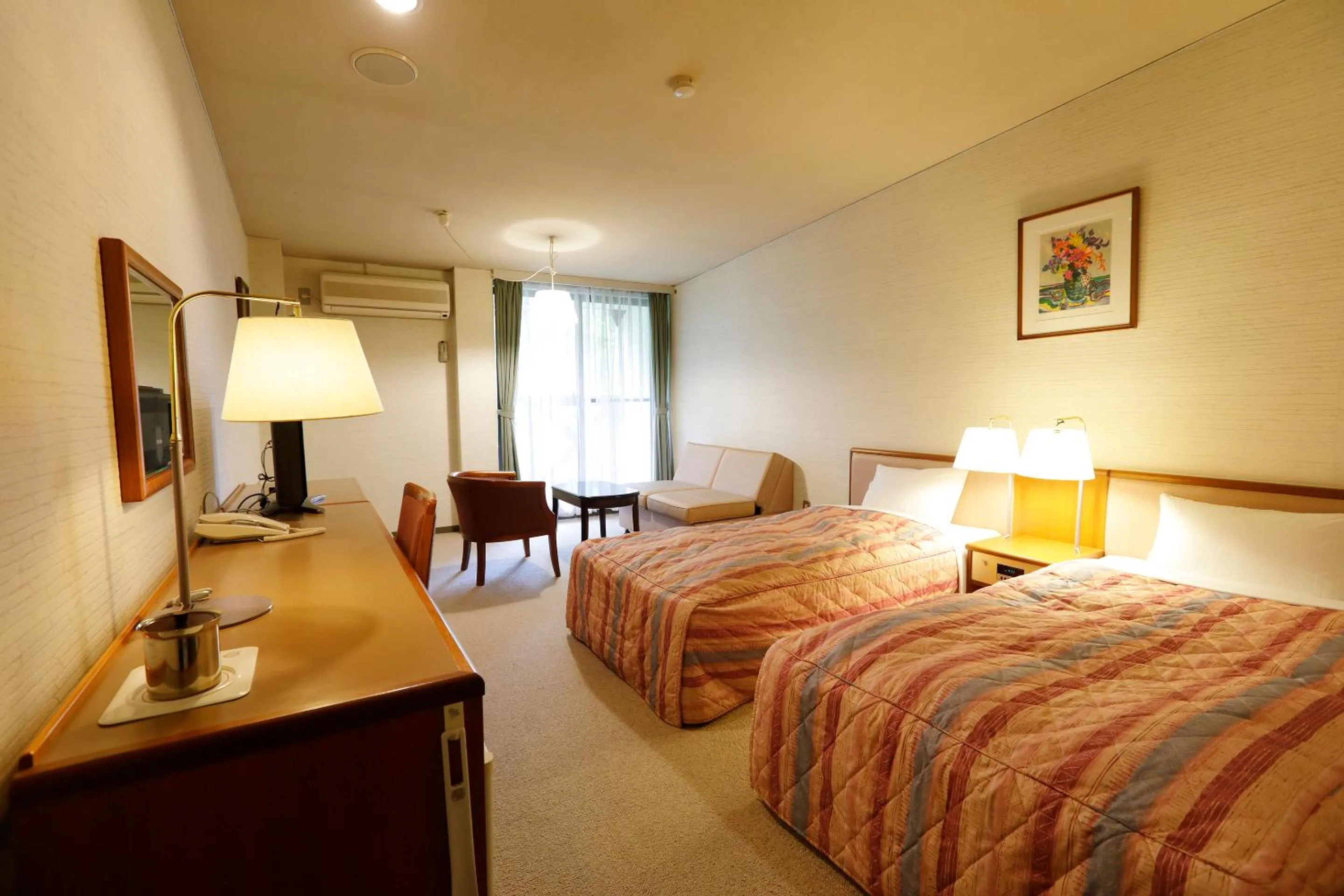 Photo of the whole room, Bed in Yamanakako-Asahigaoka-Onsen Hotel Seikei