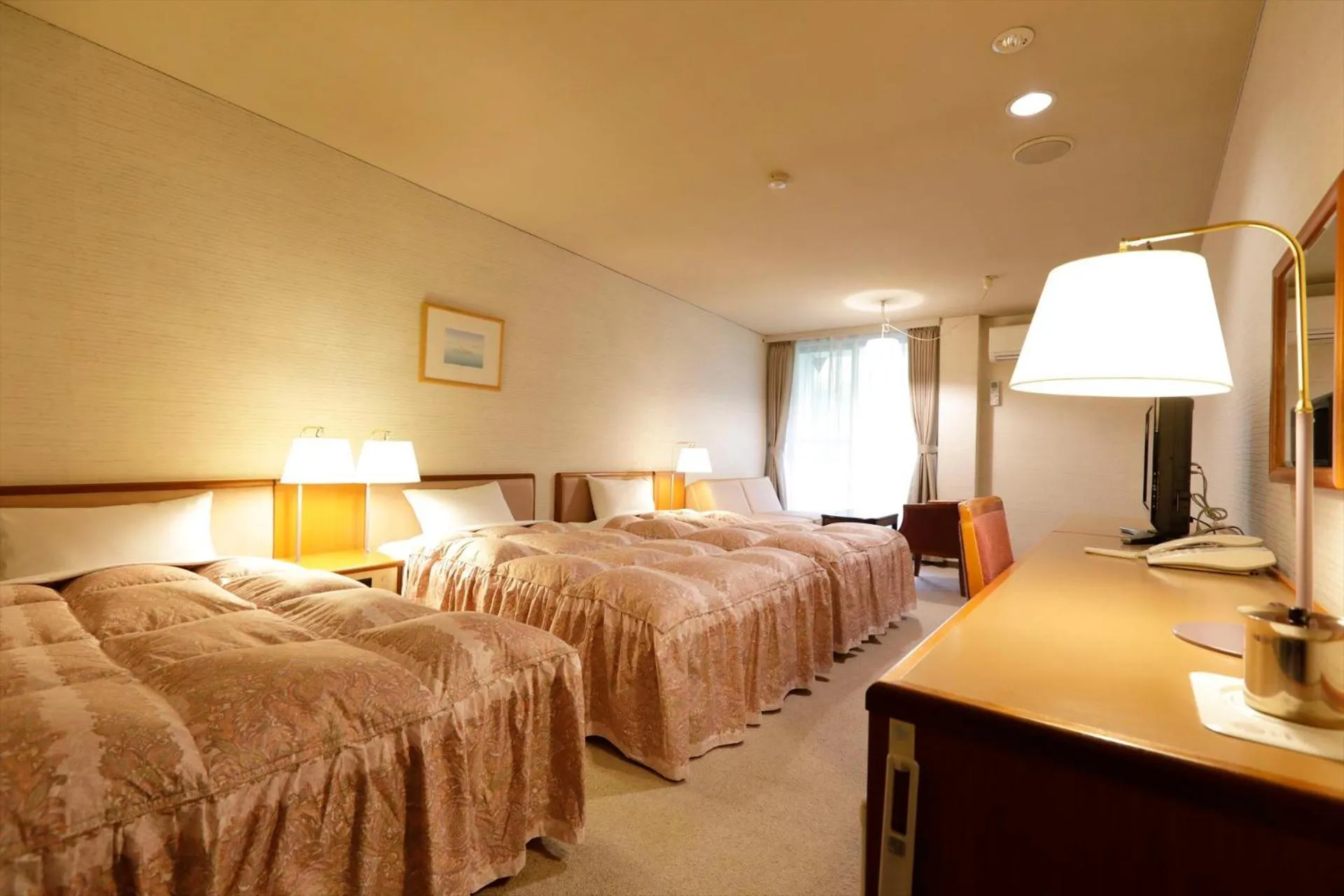 Bedroom, Bed in Yamanakako-Asahigaoka-Onsen Hotel Seikei