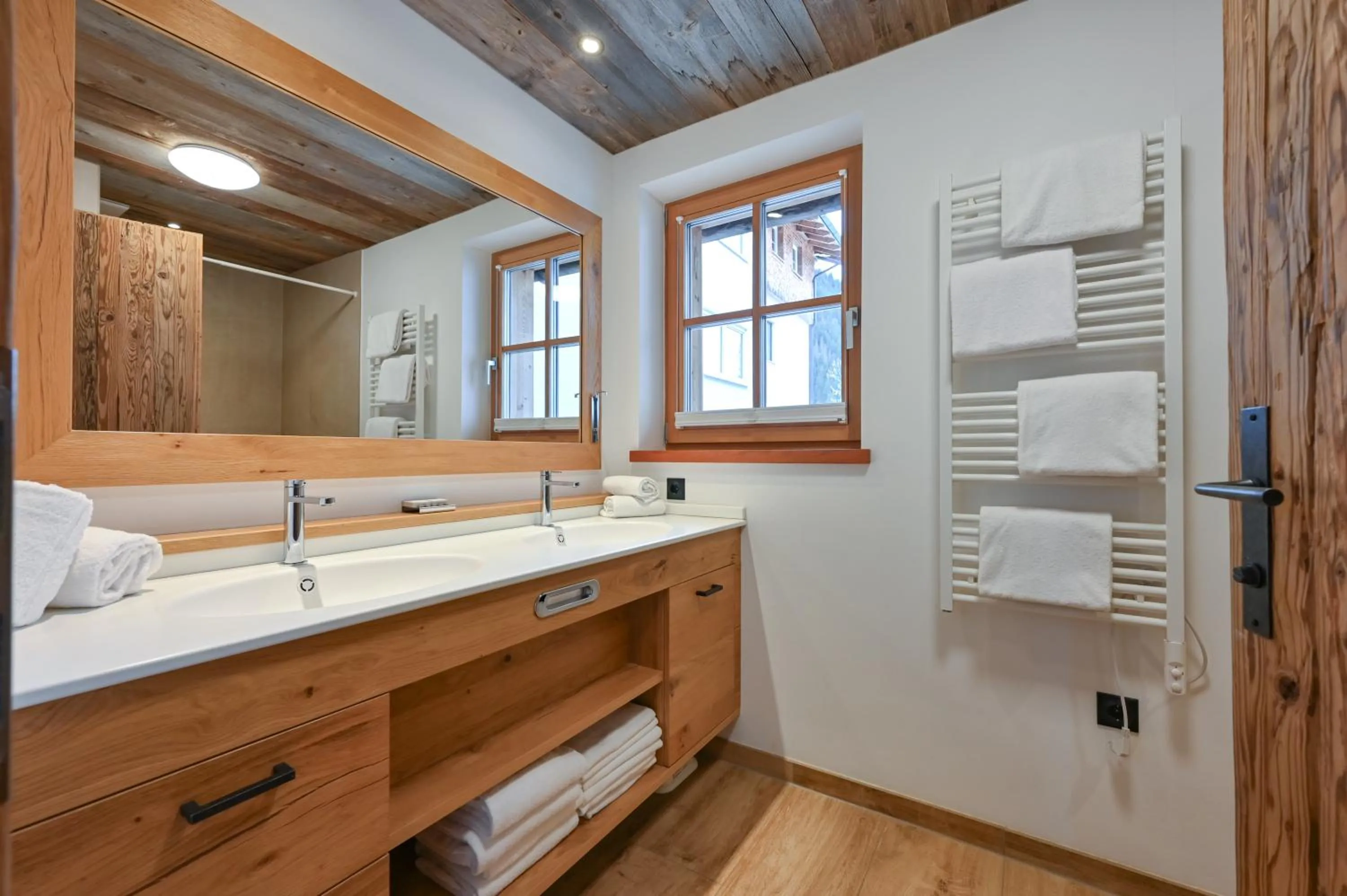 Bathroom in Braito's Seaside Lodges und Suites, Ferienhäuser und Ferienwohnungen