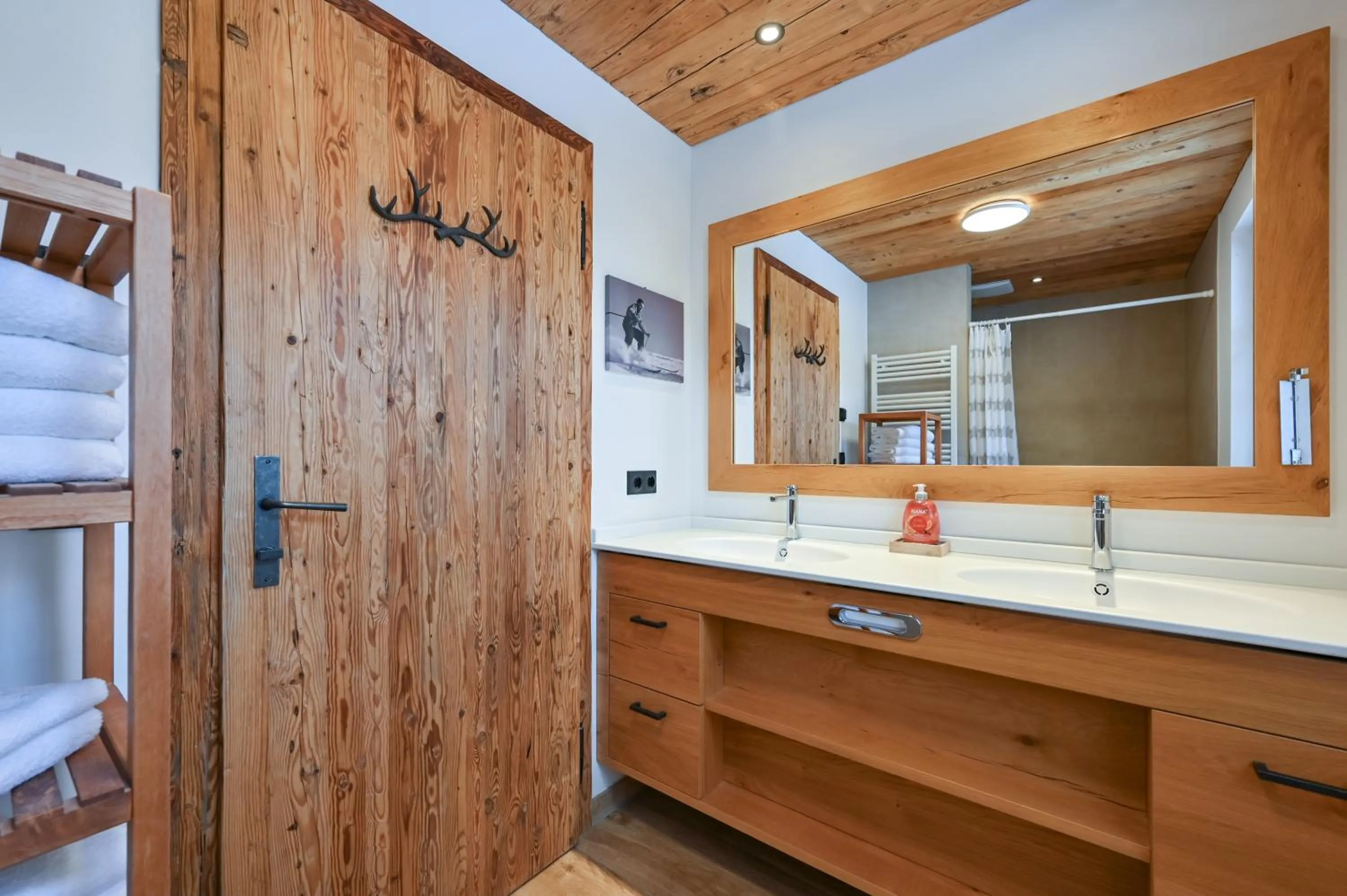 Bathroom in Braito's Seaside Lodges und Suites, Ferienhäuser und Ferienwohnungen