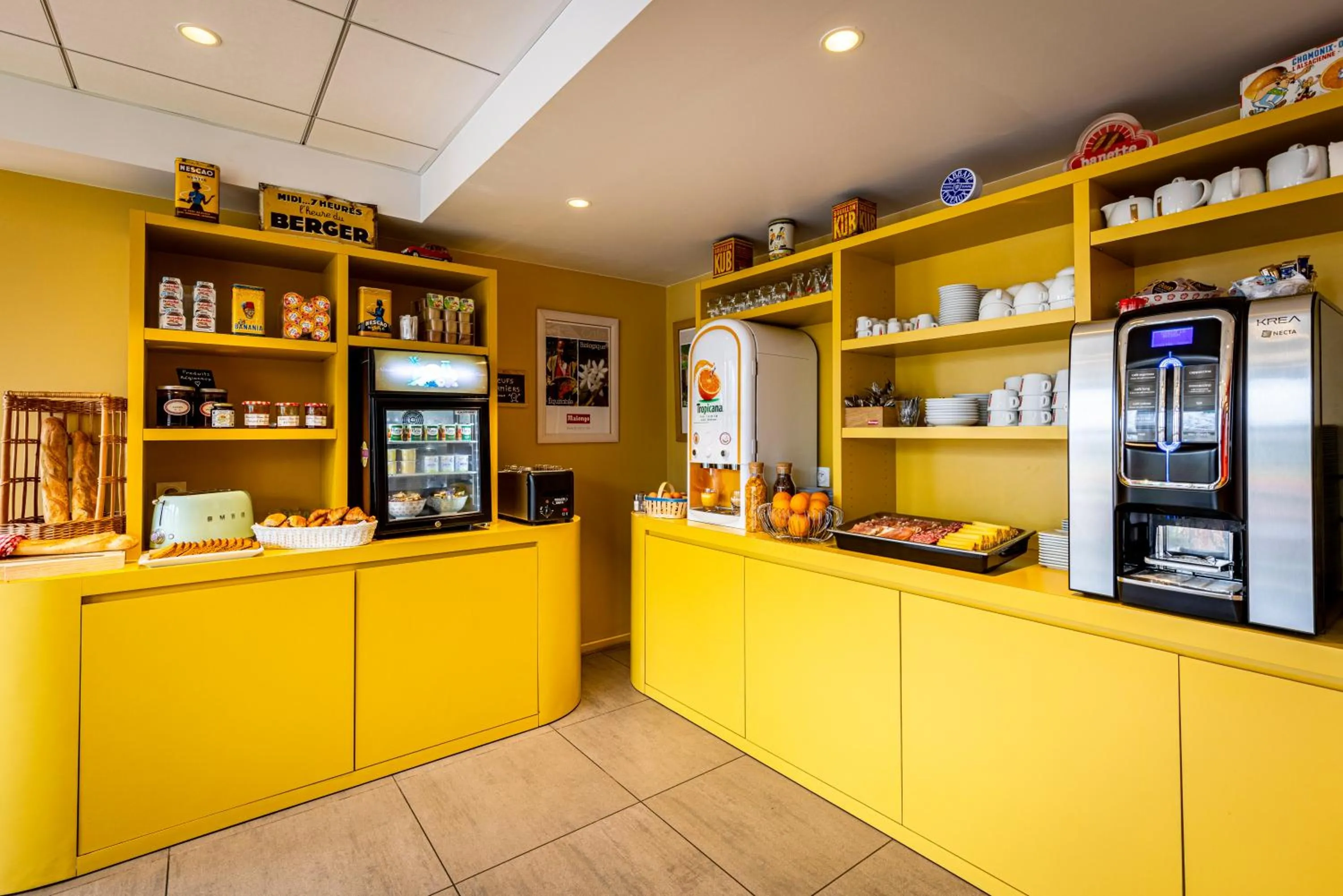 Continental breakfast in Coto Hotel