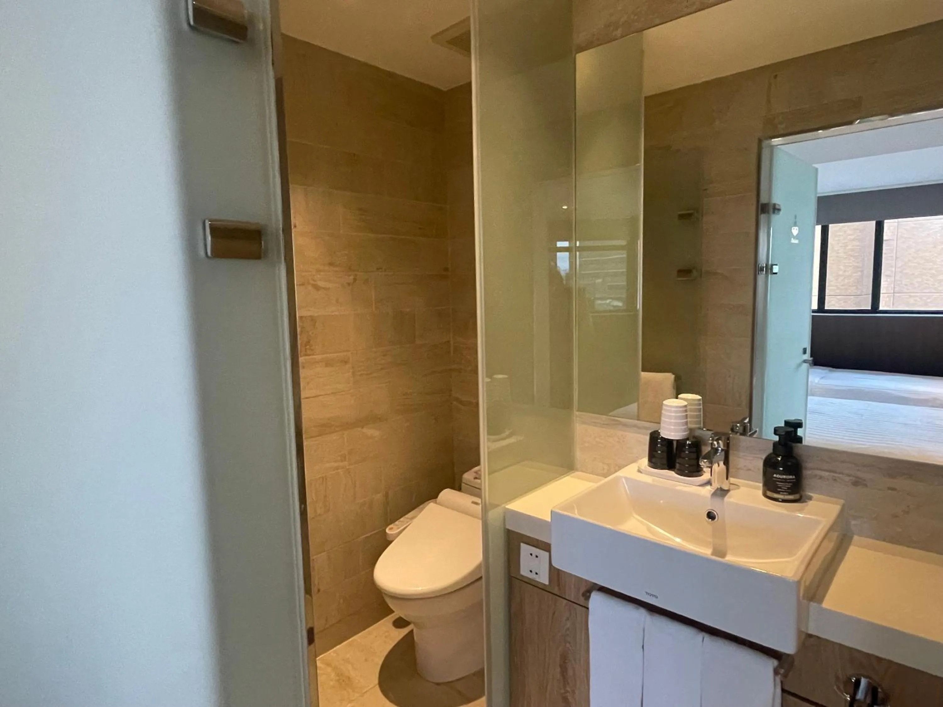 Toilet in Hotel Relax 5