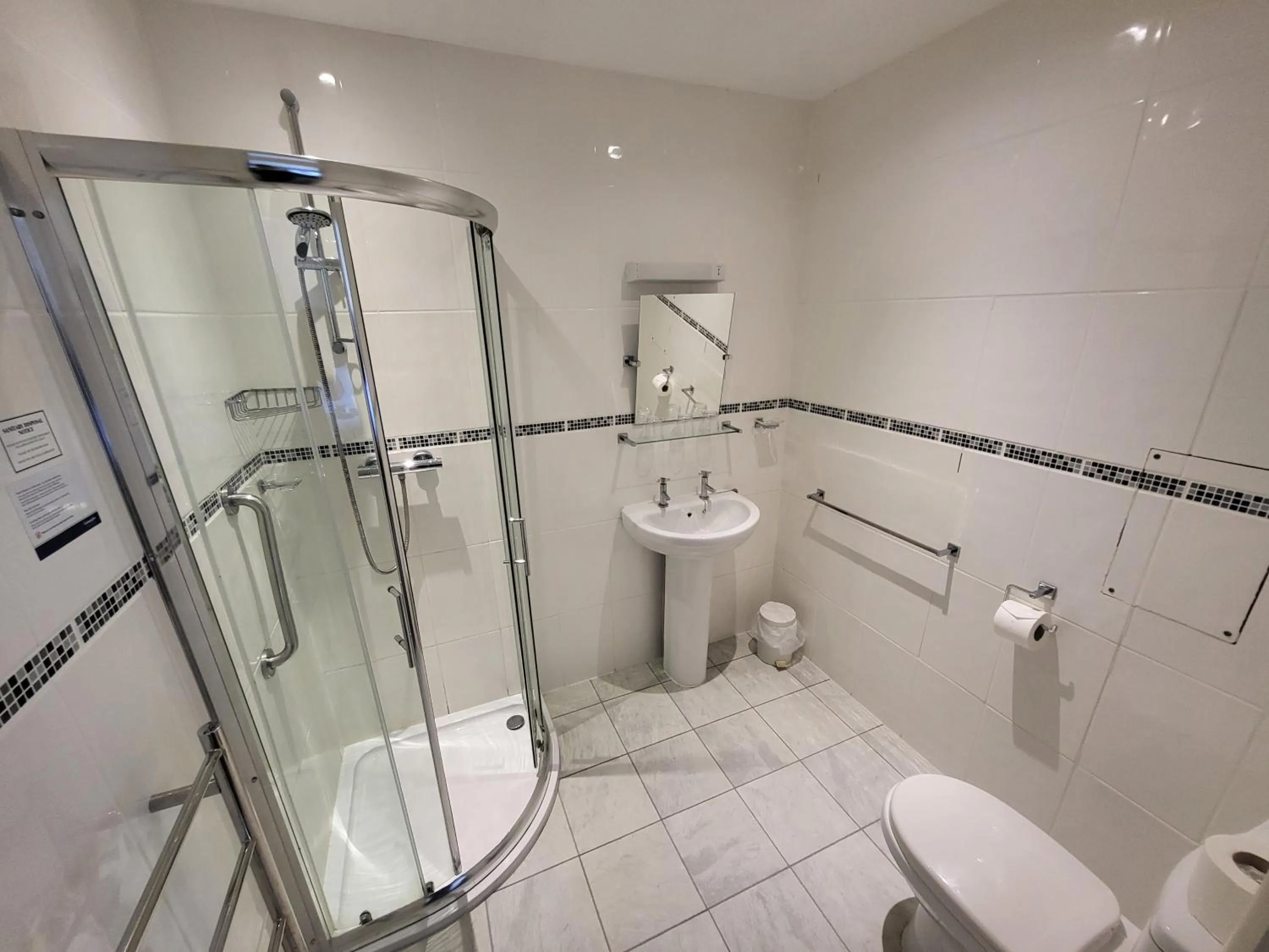 Bathroom in Cliffe Norton