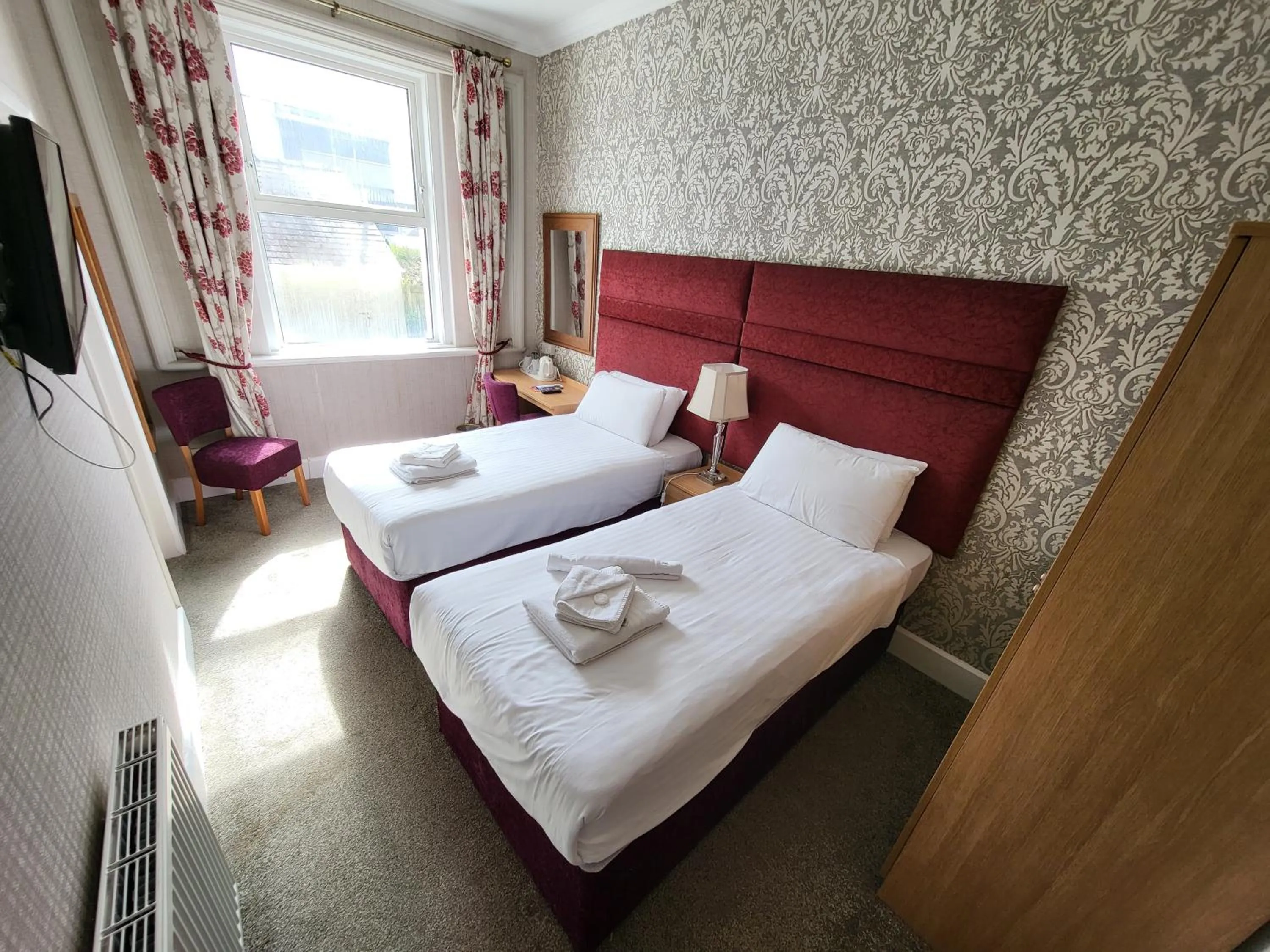 Bed in Cliffe Norton