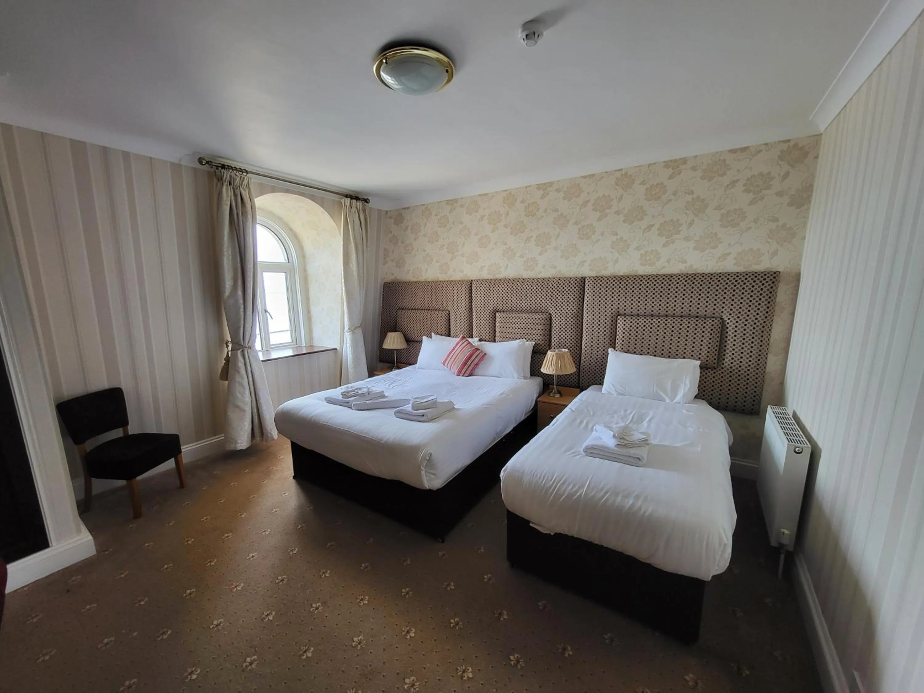 Bed in Cliffe Norton