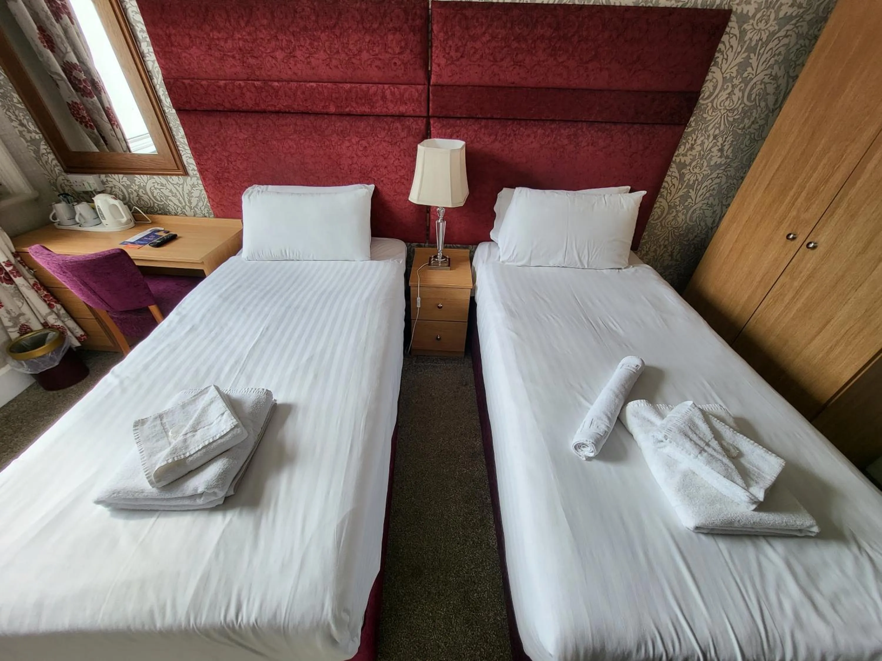 Bed in Cliffe Norton