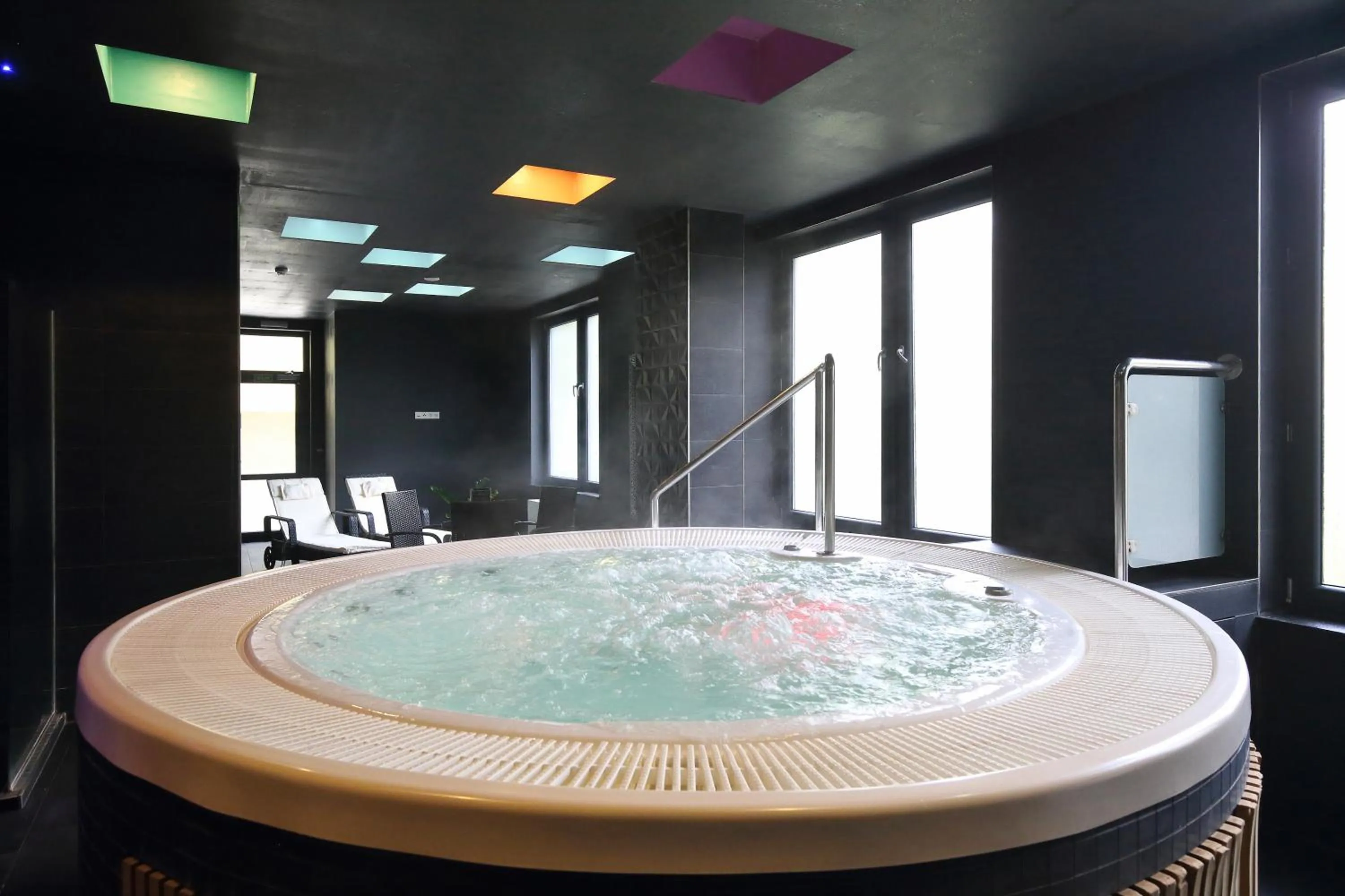 Hot Tub in Carlsbad INN hotel & apartments