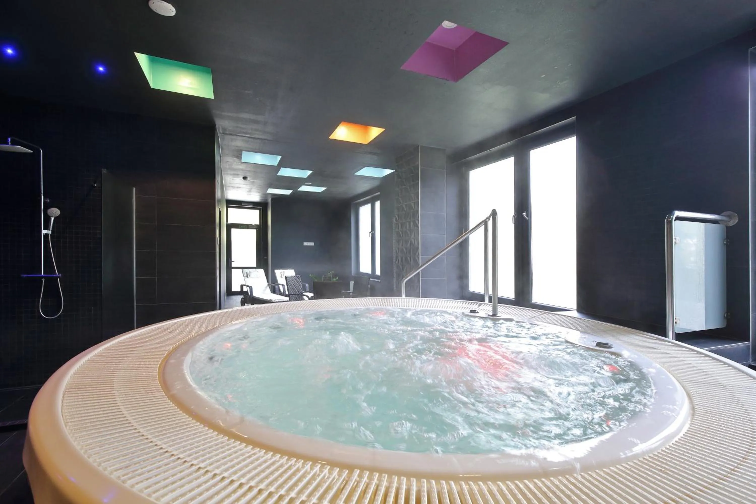 Hot Tub in Carlsbad INN hotel & apartments