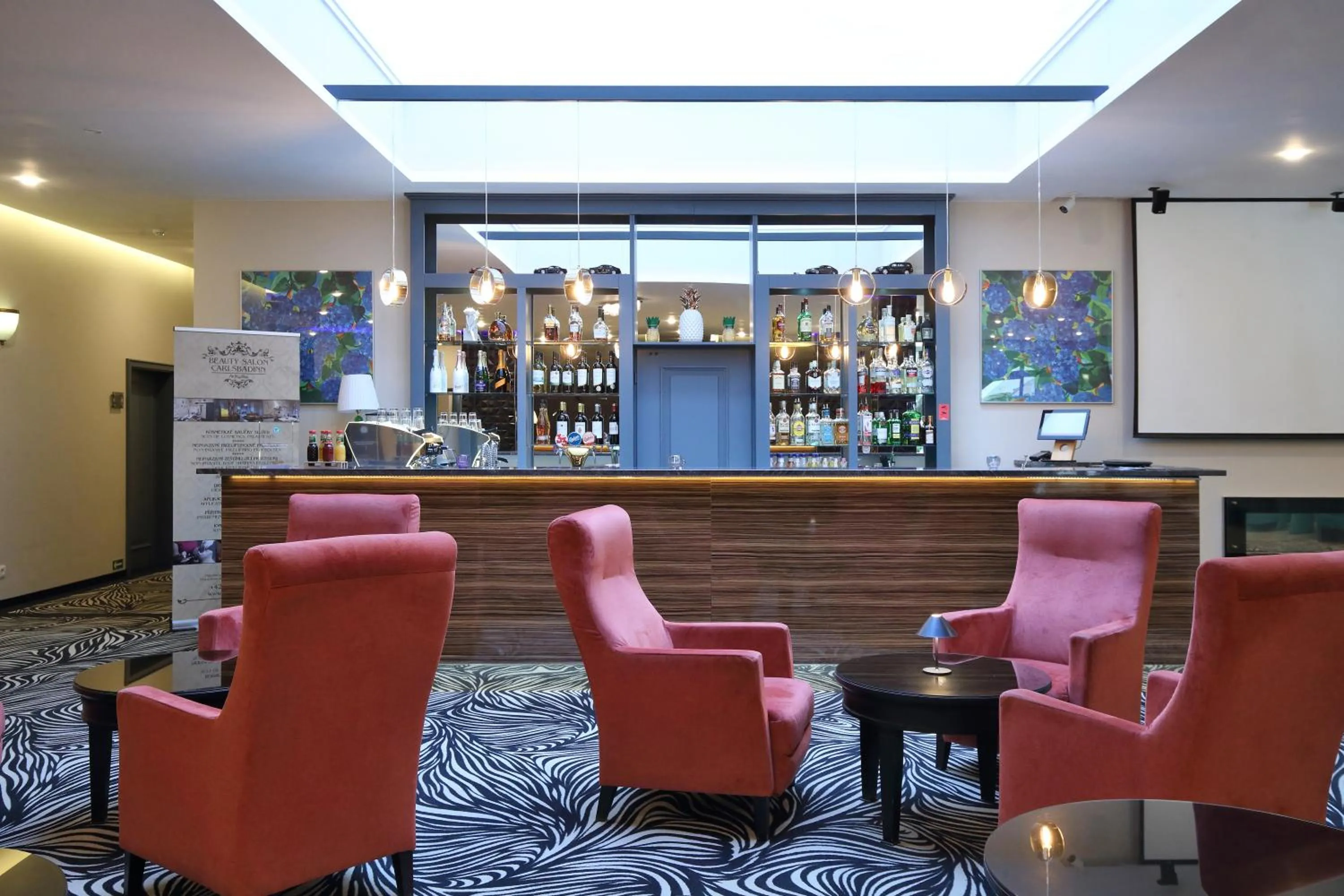 Lounge or bar in Carlsbad INN hotel & apartments