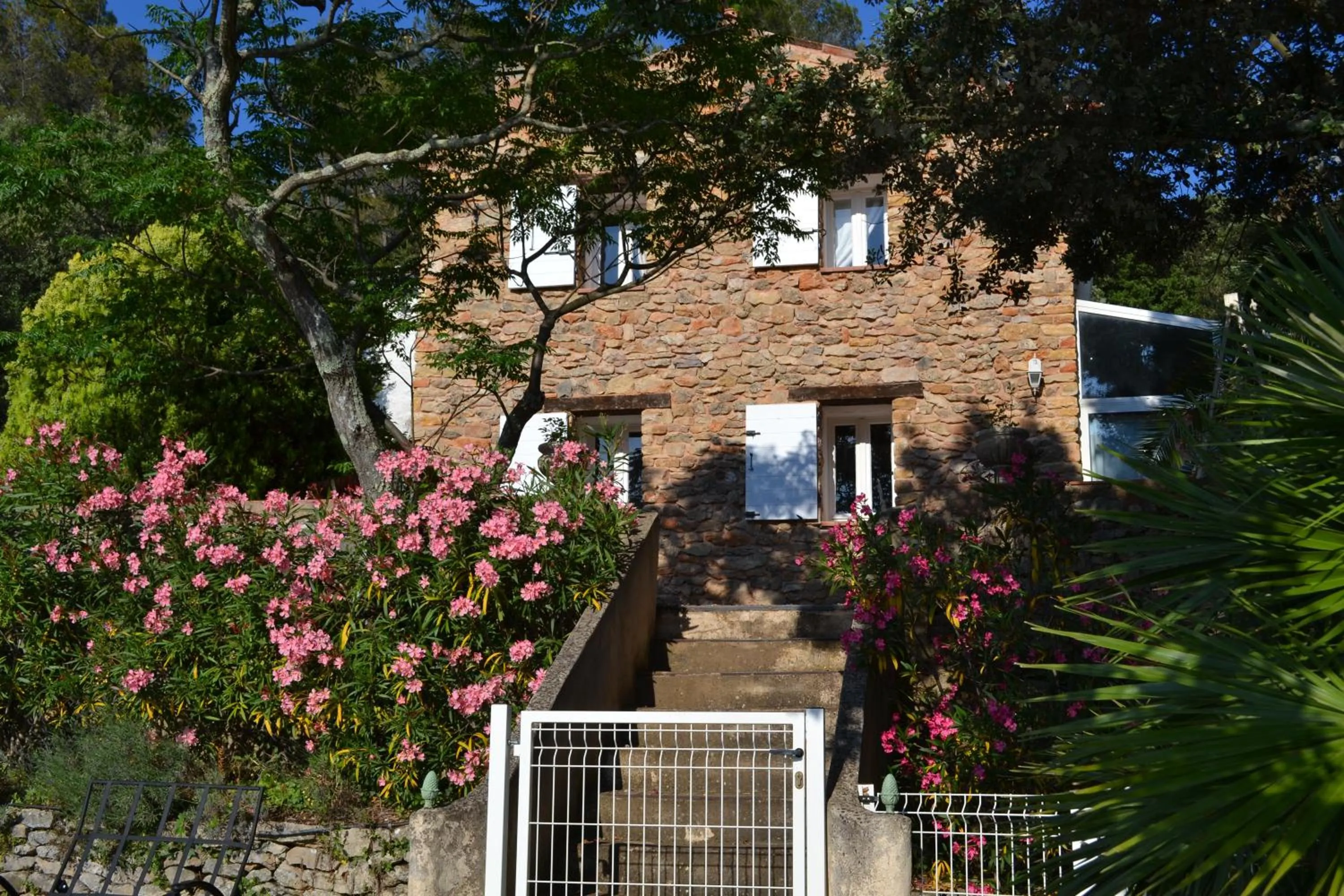 Facade/entrance in Tivoli en Provence