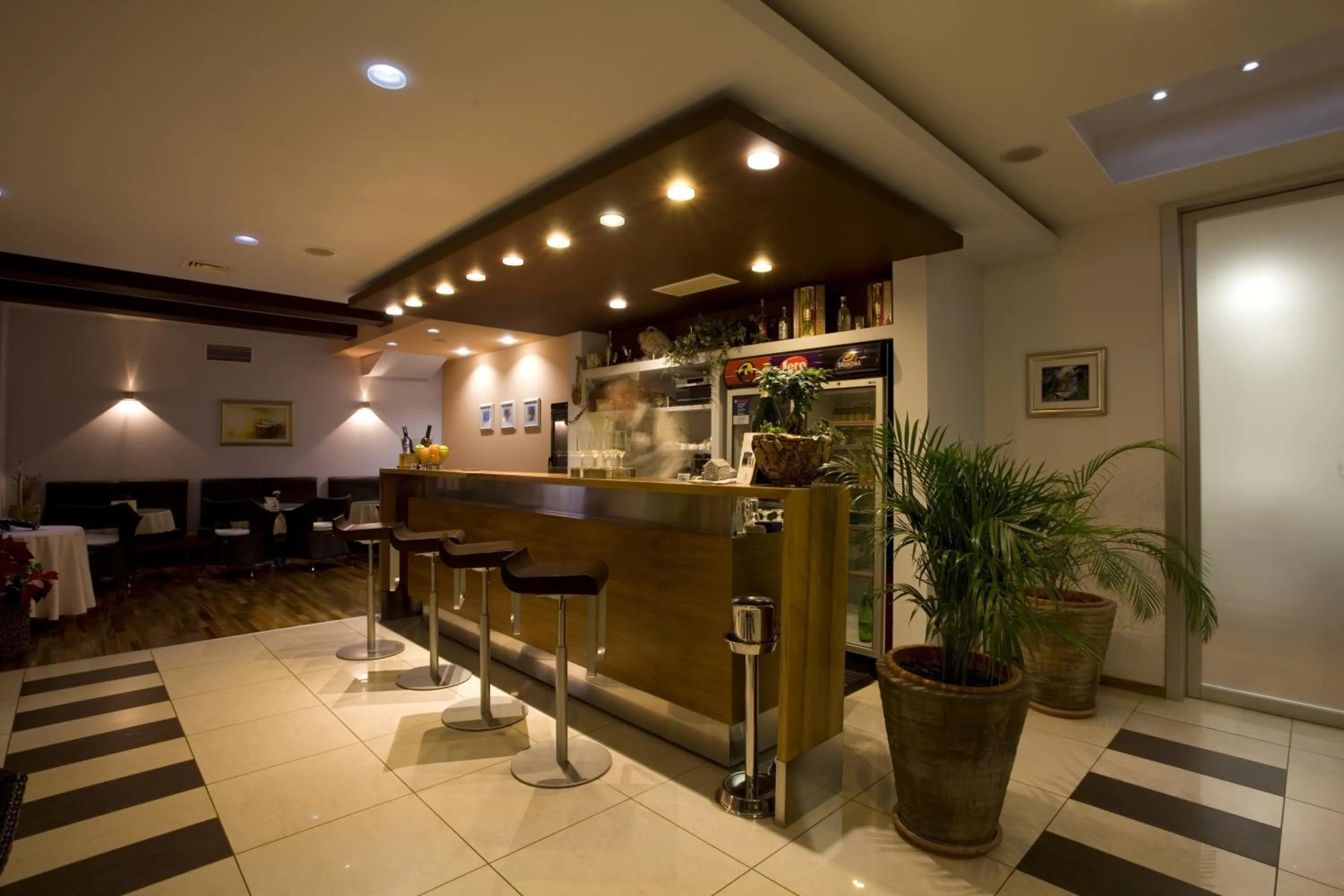 Communal lounge/ TV room in Hotel Eden