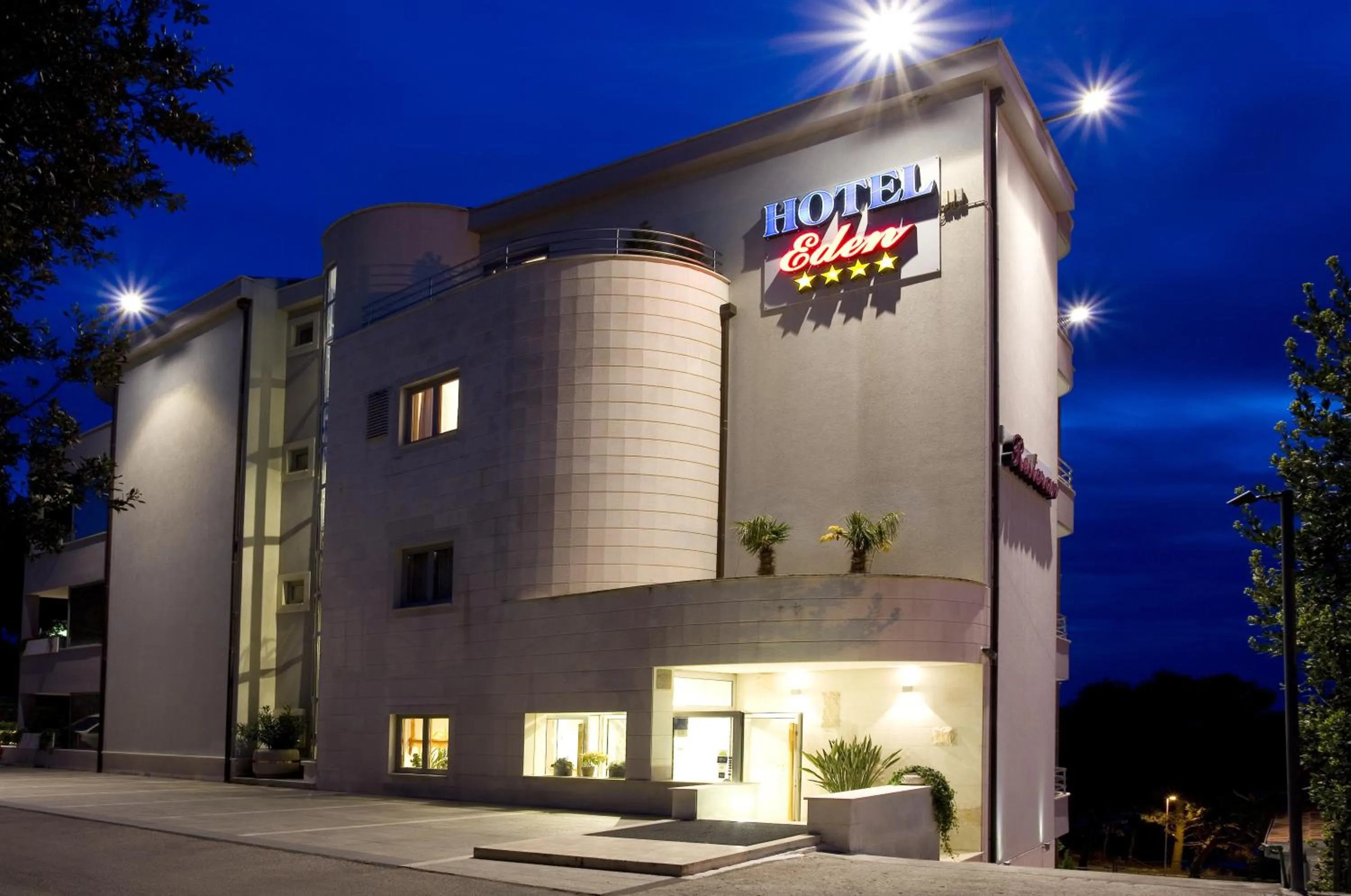 Facade/entrance in Hotel Eden