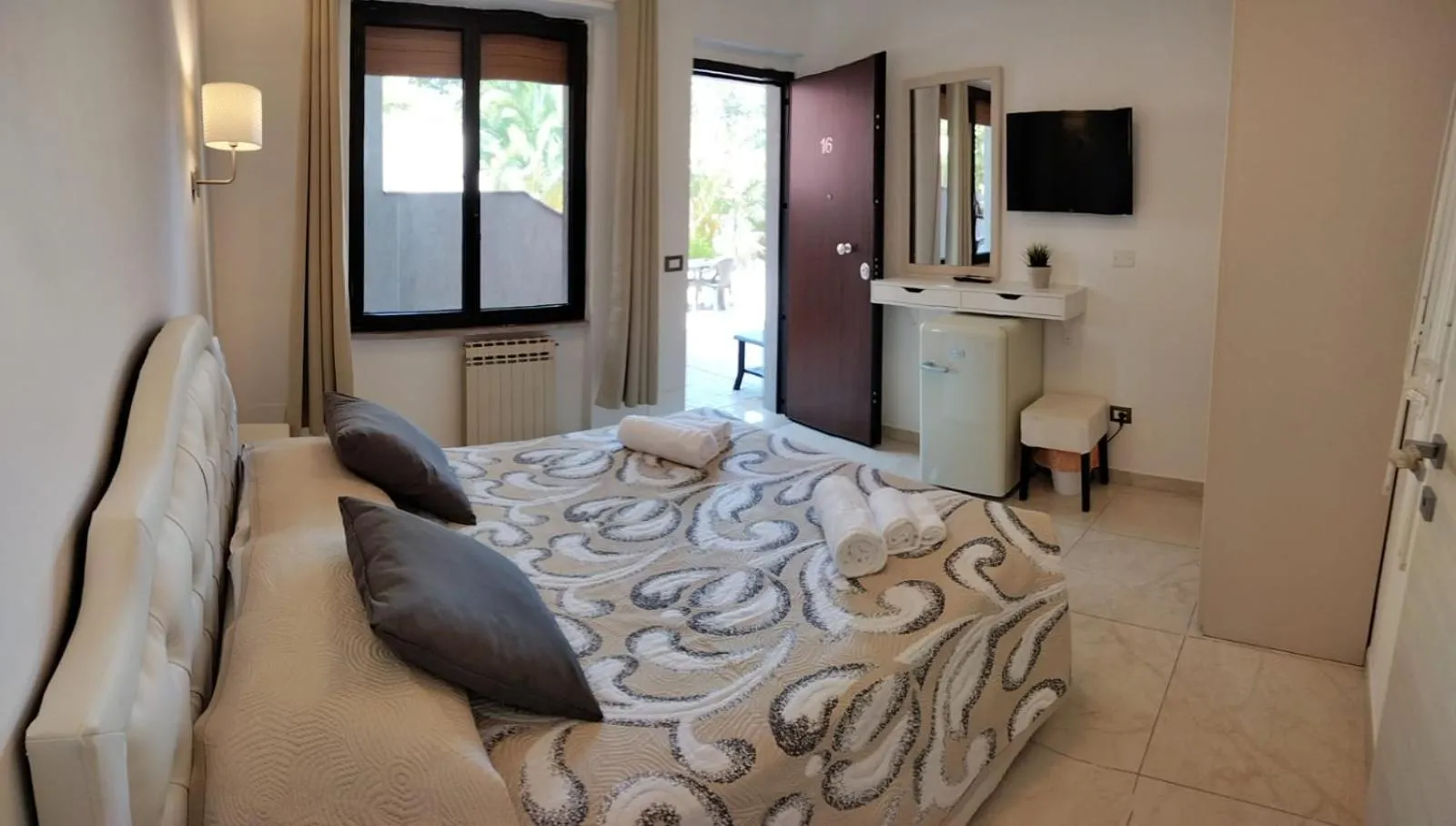 Sea Garden Rooms