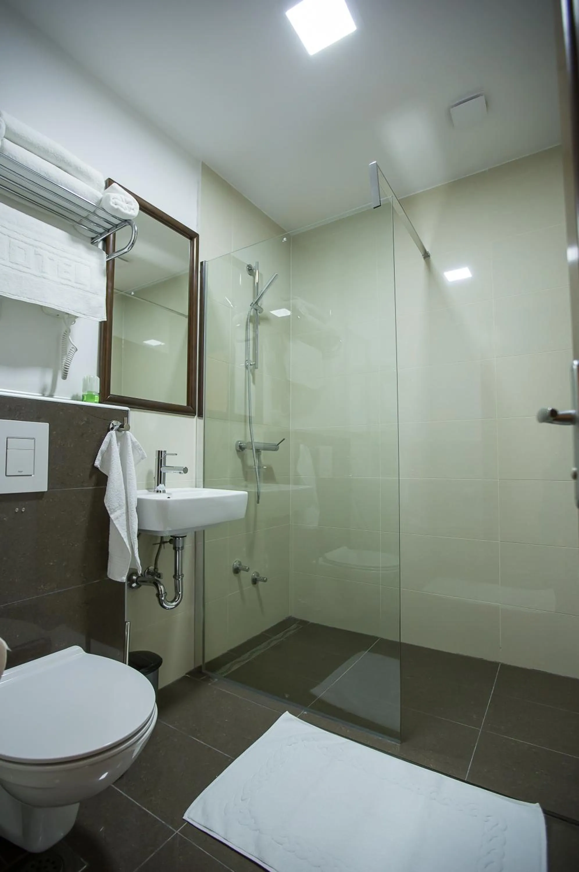 Bathroom in Heartland City B&B