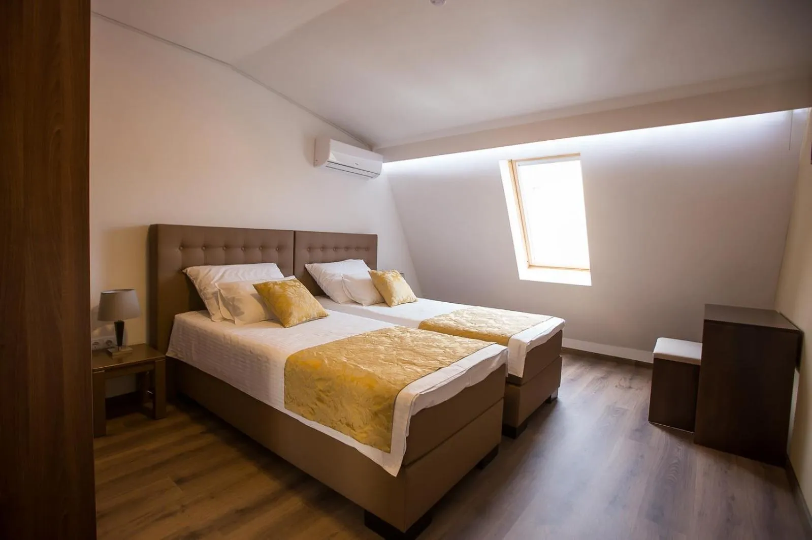 Photo of the whole room, Bed in Heartland City B&B