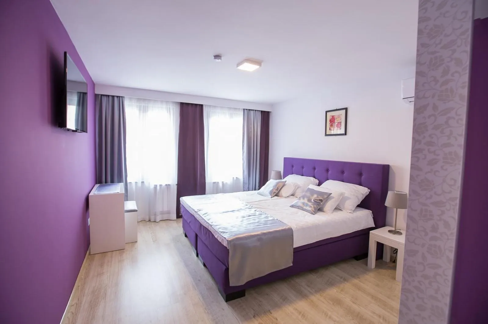 Photo of the whole room, Bed in Heartland City B&B