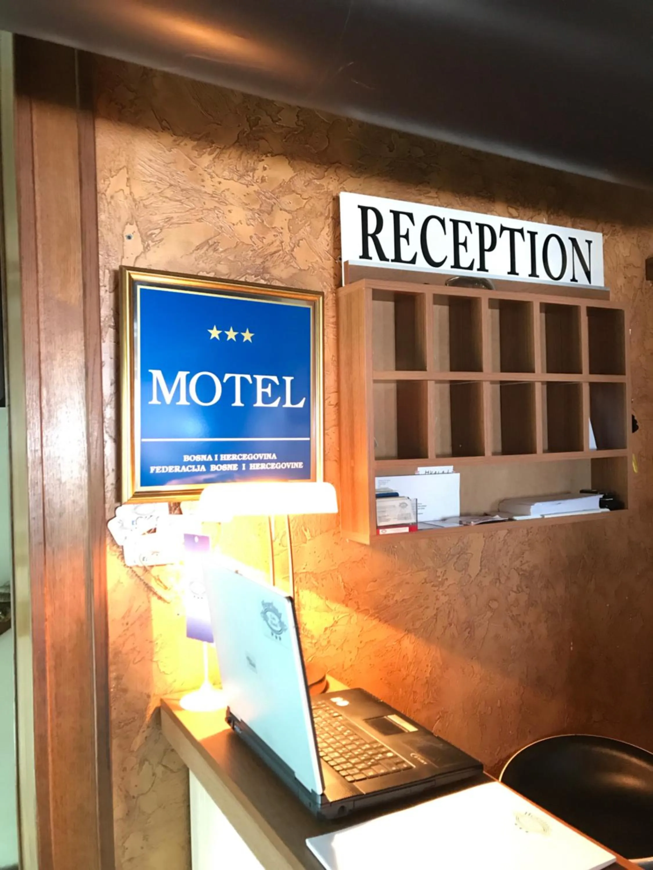 Logo/Certificate/Sign in Heartland City B&B