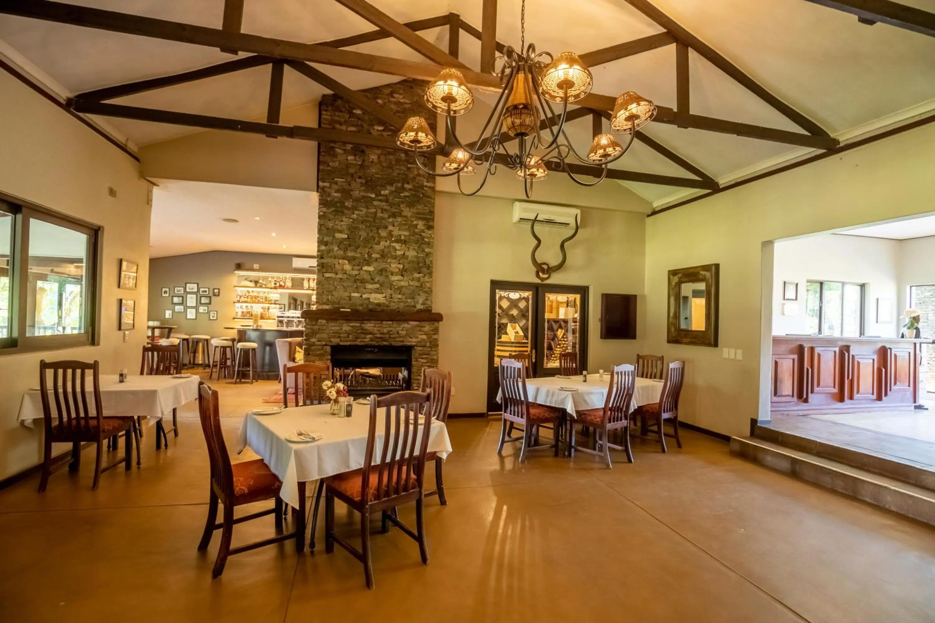 Restaurant/places to eat in Hamiltons Lodge & Restaurant