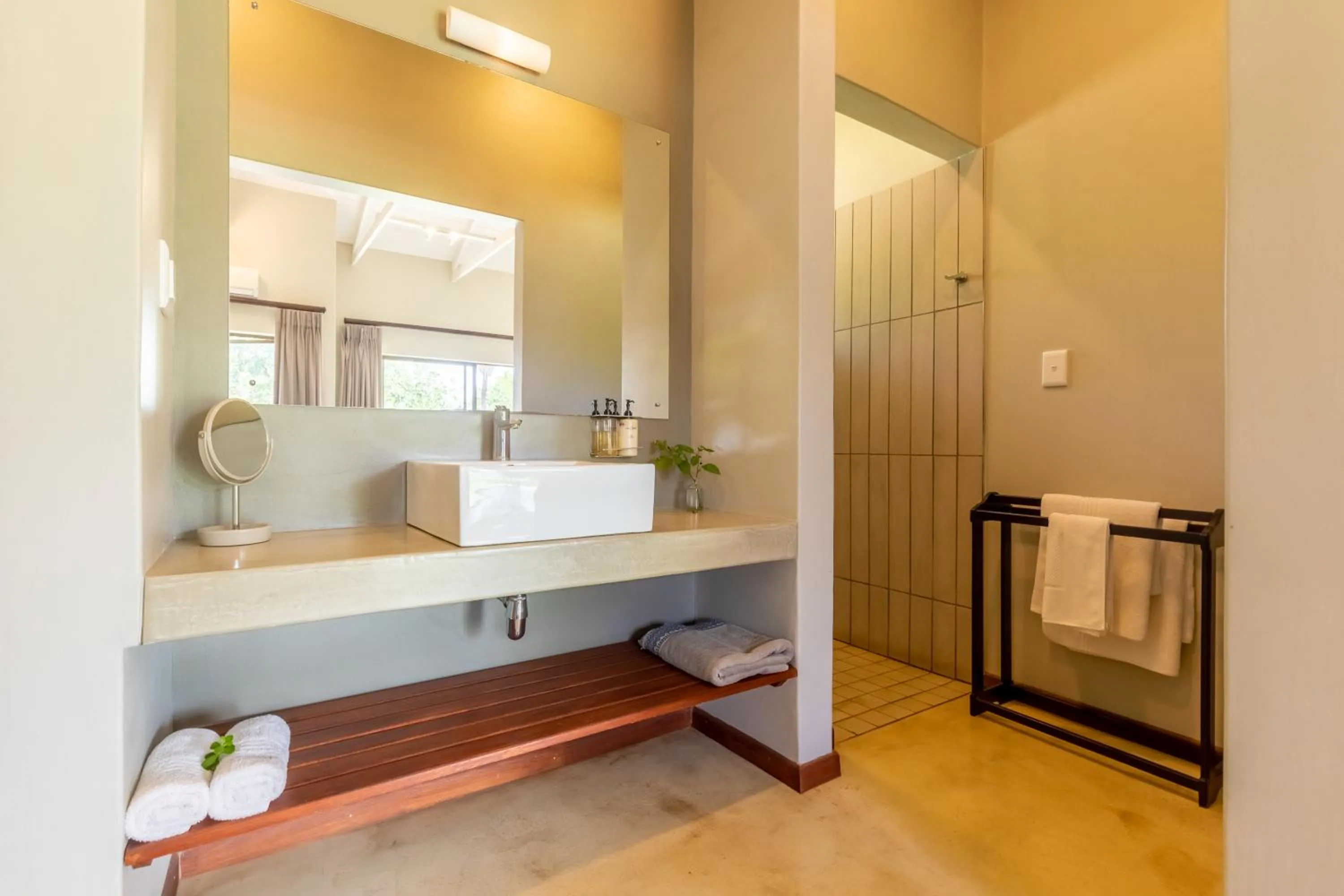 Bathroom in Hamiltons Lodge & Restaurant