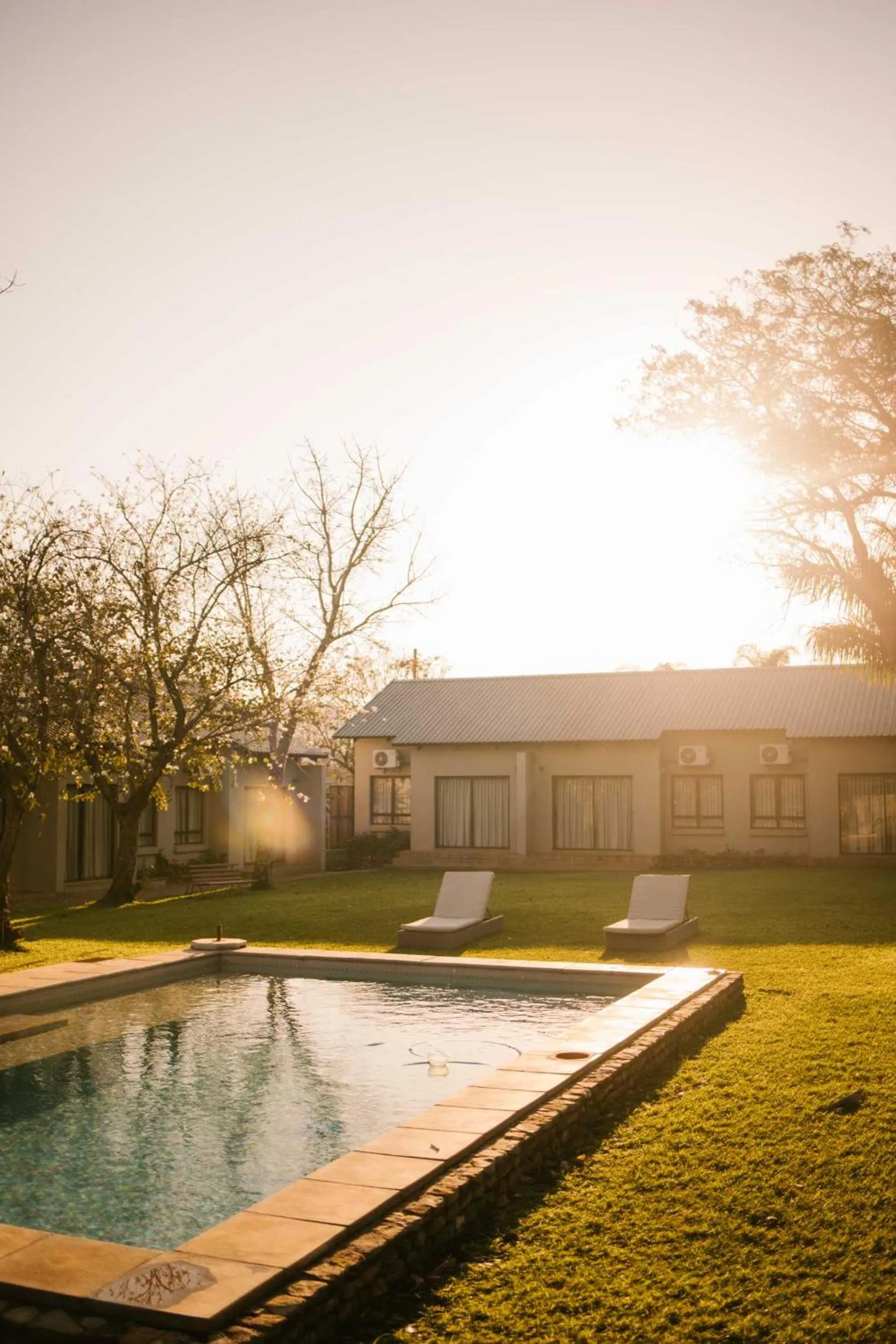 Swimming pool in Hamiltons Lodge & Restaurant