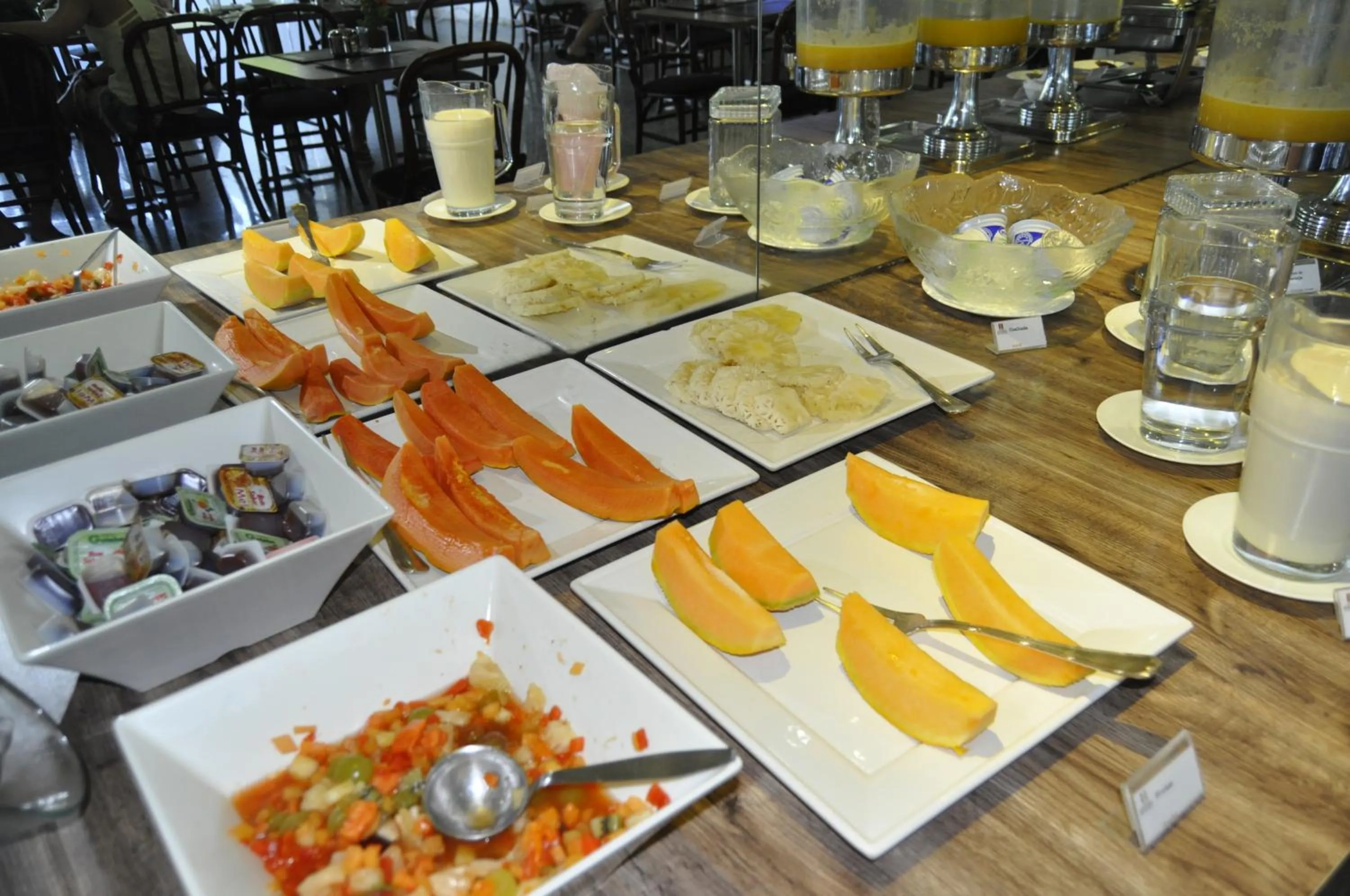 Restaurant/places to eat in Seaflats Iracema Residence