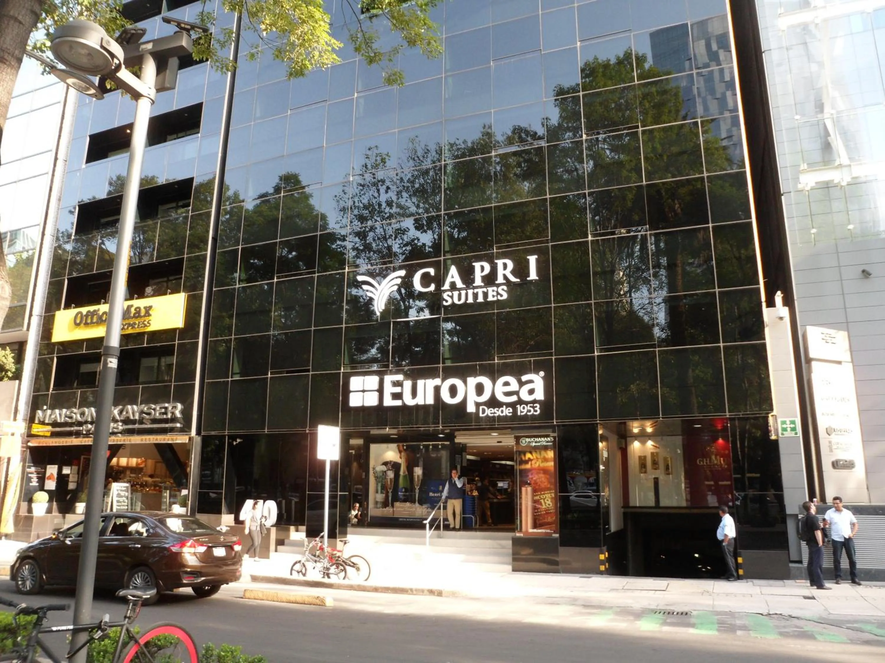 Facade/entrance in Capri Reforma 410