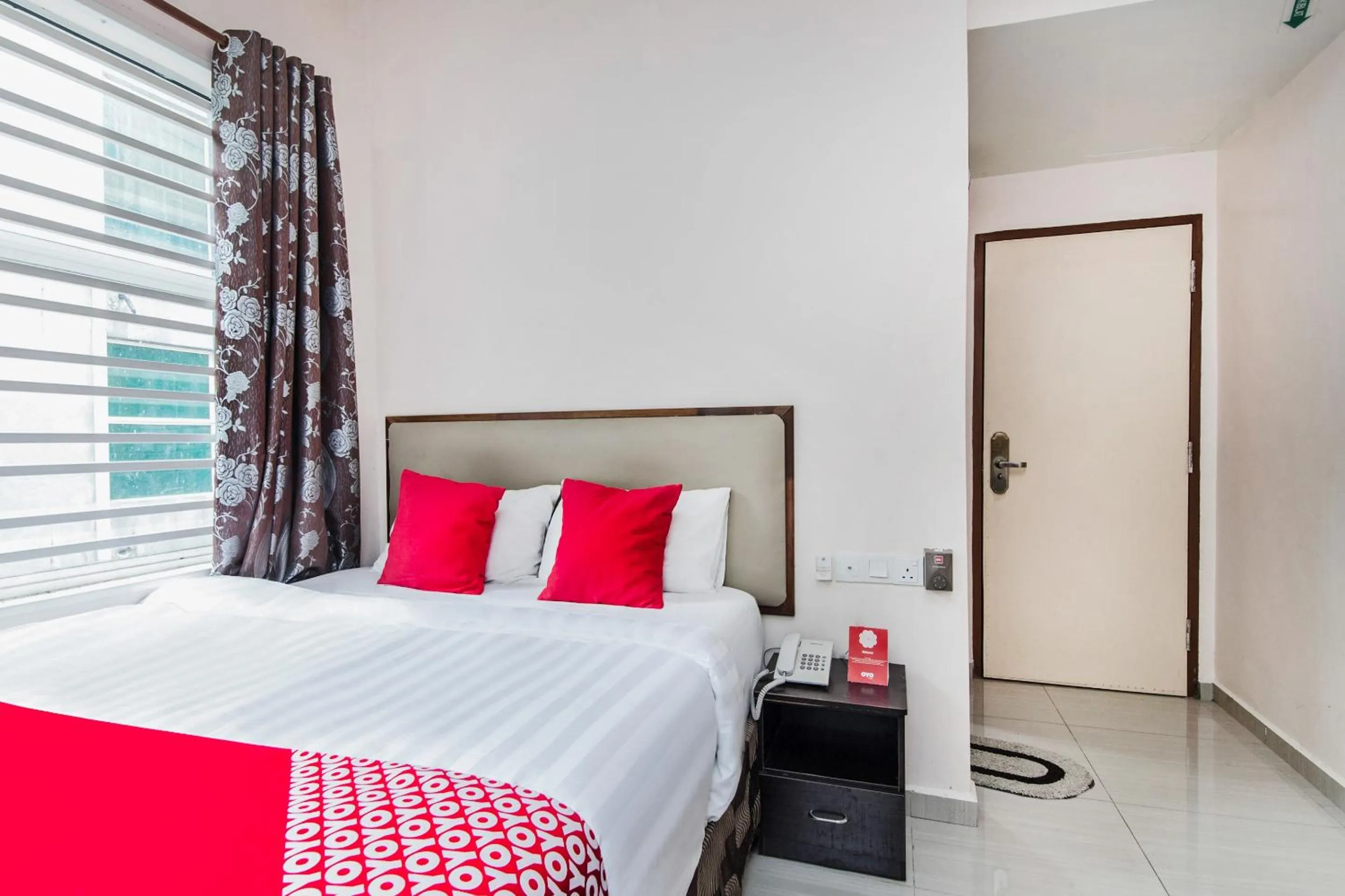 Bedroom, Bed in Hotel O SMC Alam Avenue