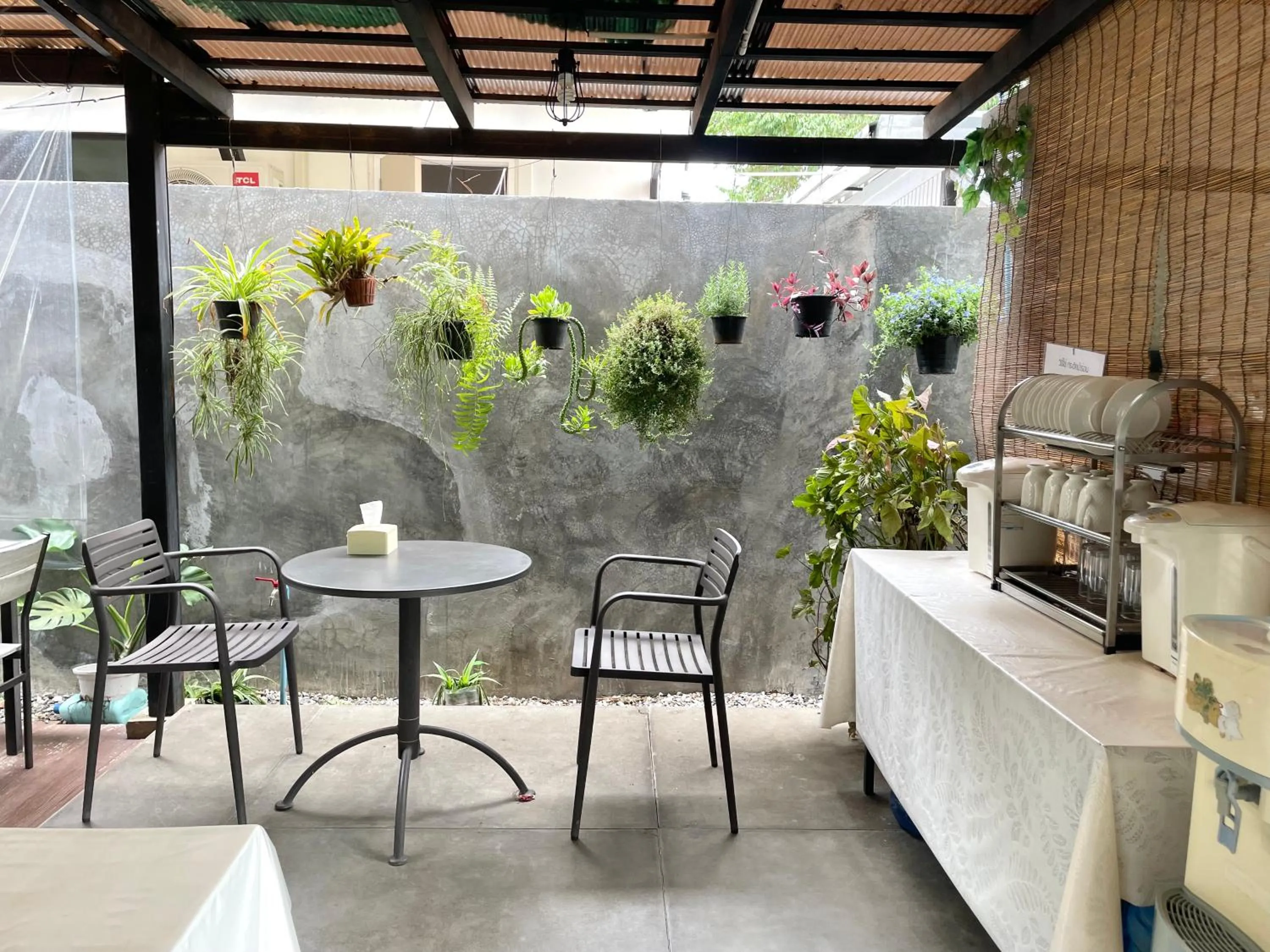 Patio in Smaids Room