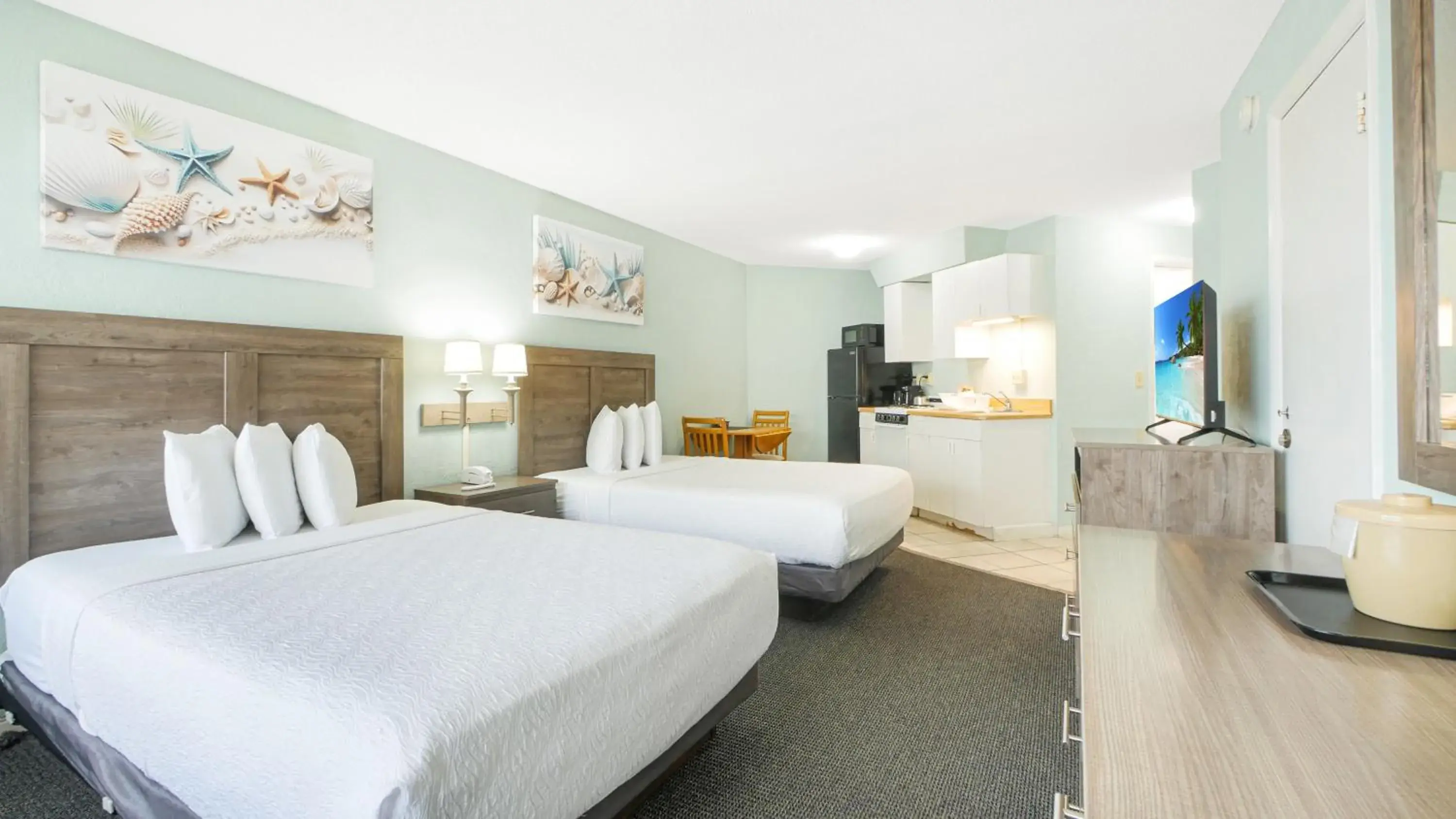 Double Room with Balcony in Ocean Court Beachfront Hotel Double Room with Balcony in Ocean Court Beachfront Hotel