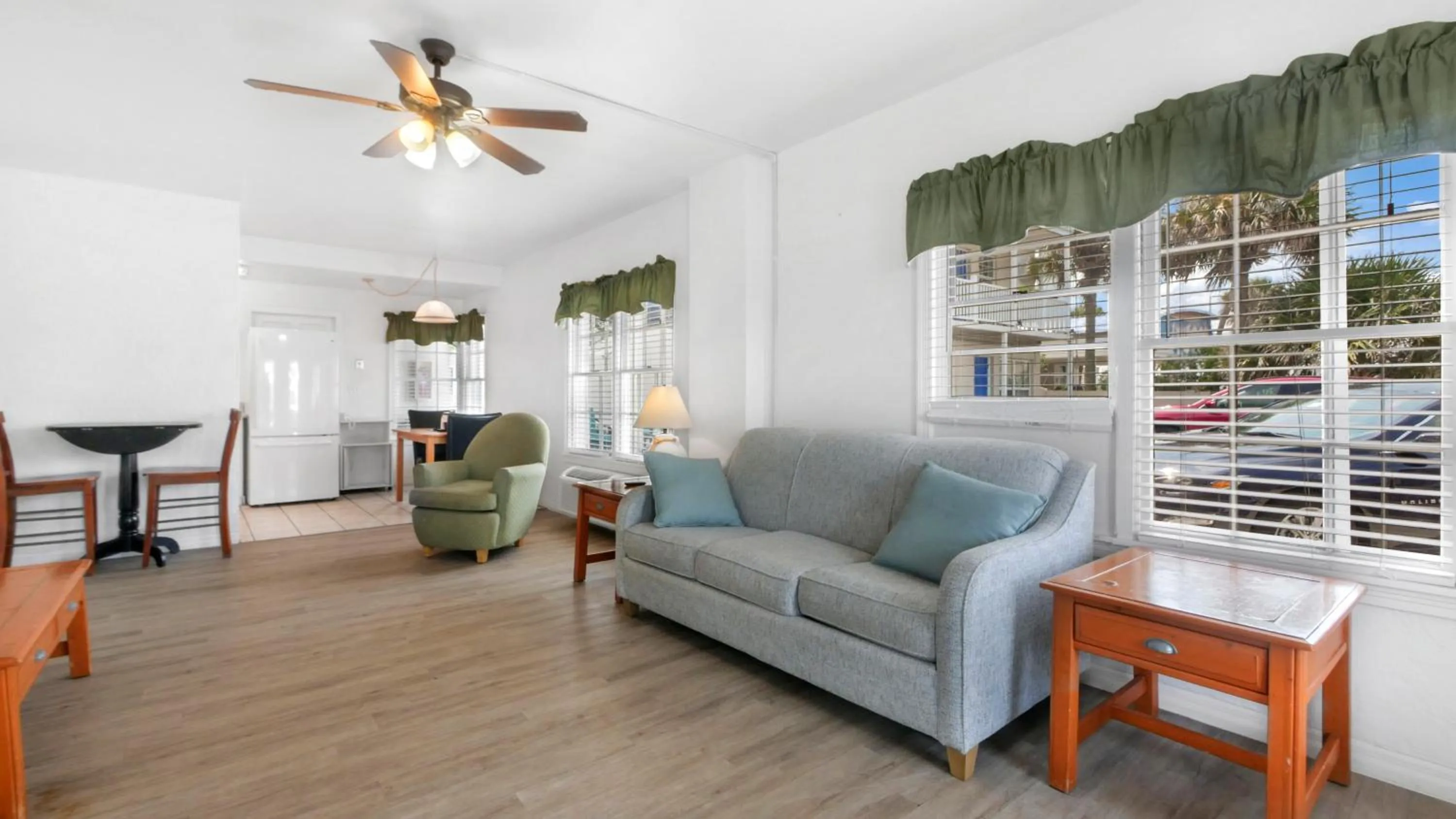Living room in Ocean Court Beachfront Hotel