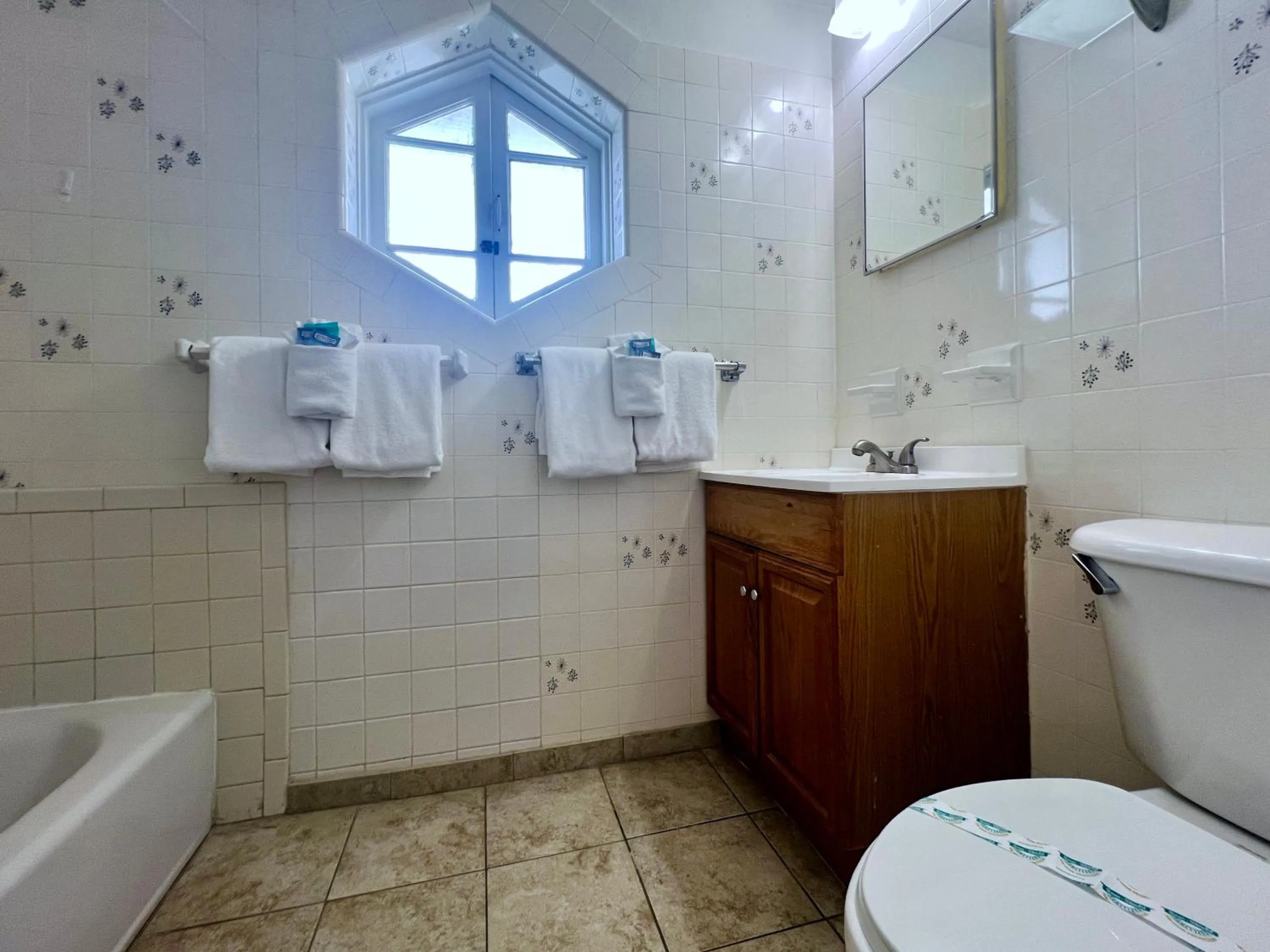 Bathroom in Ocean Court Beachfront Hotel