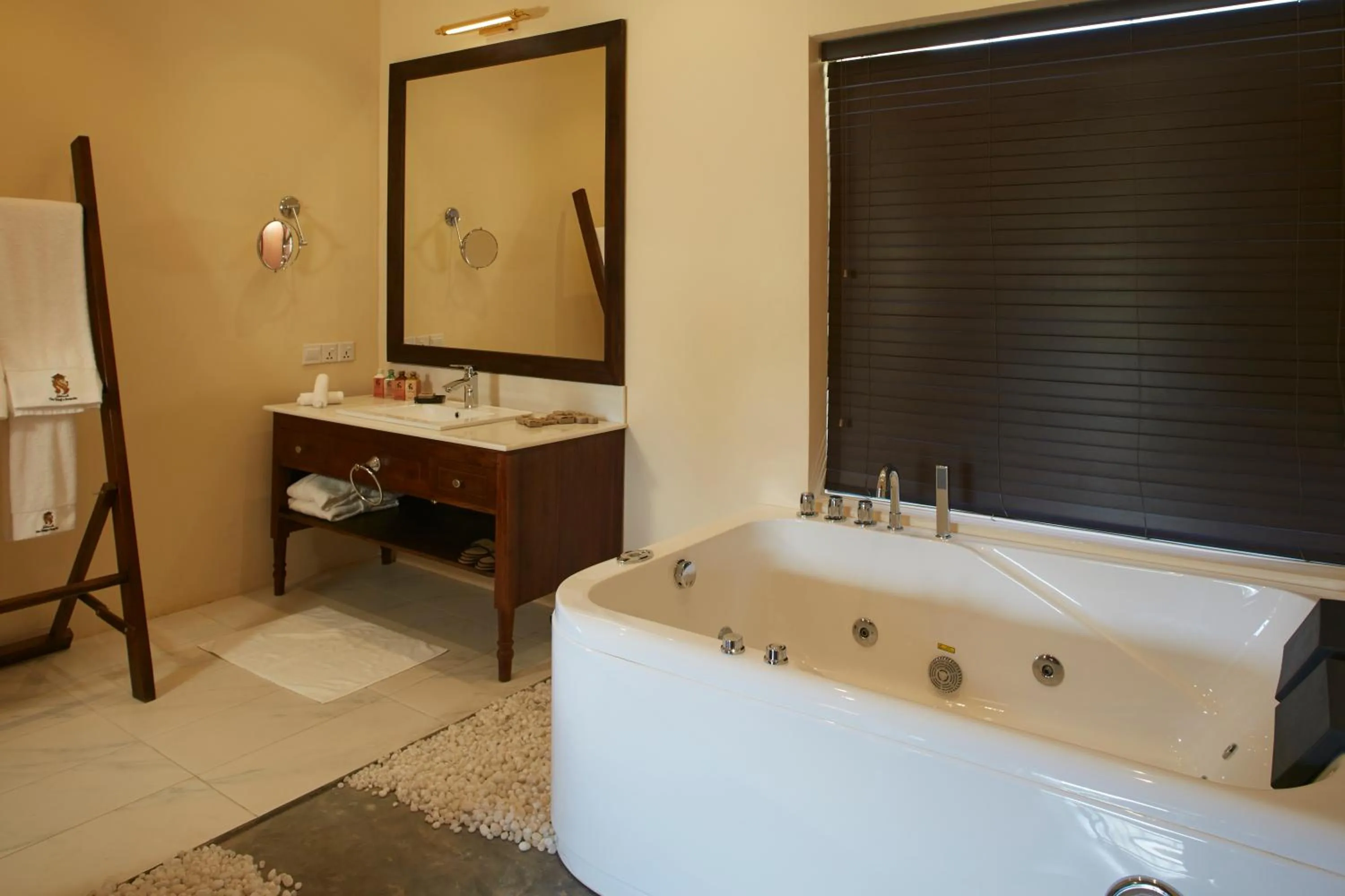 Hot Tub in Seerock The King's Domain, Boutique Hotel