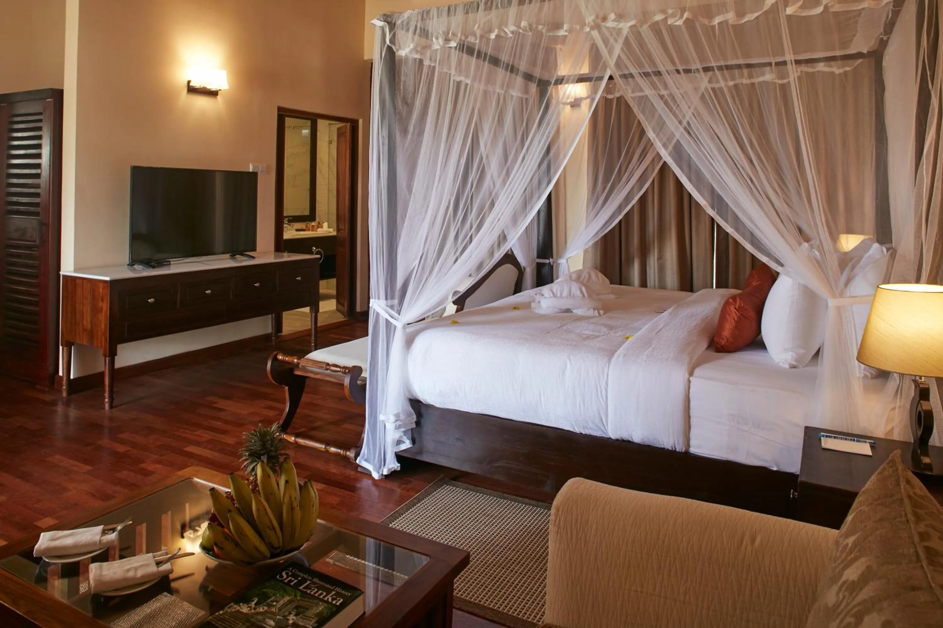 Communal lounge/ TV room, Bed in Seerock The King's Domain, Boutique Hotel