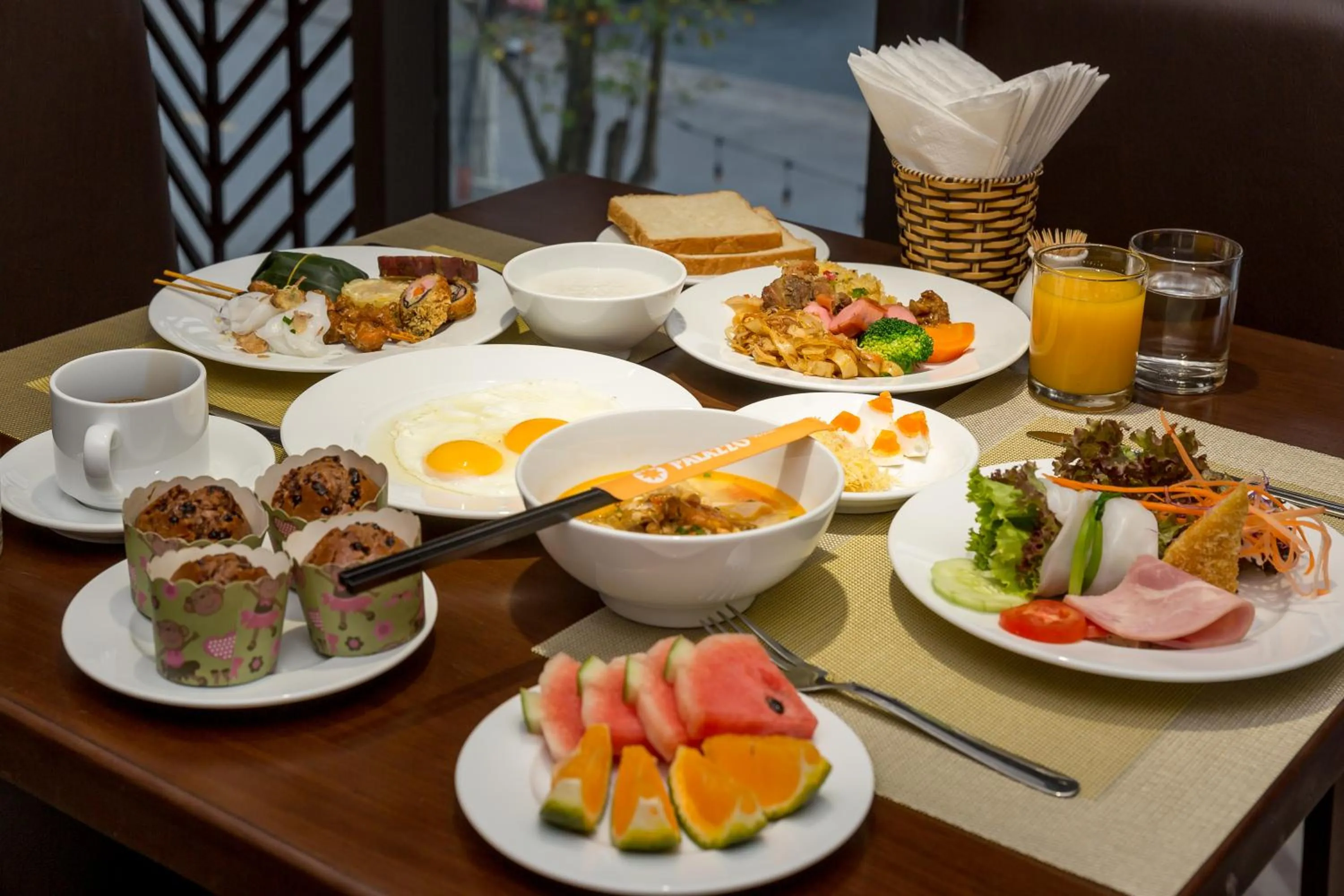 Food and drinks in Palazzo Luxury Hotel & Bistro - Central My Khe Beach Walking Street