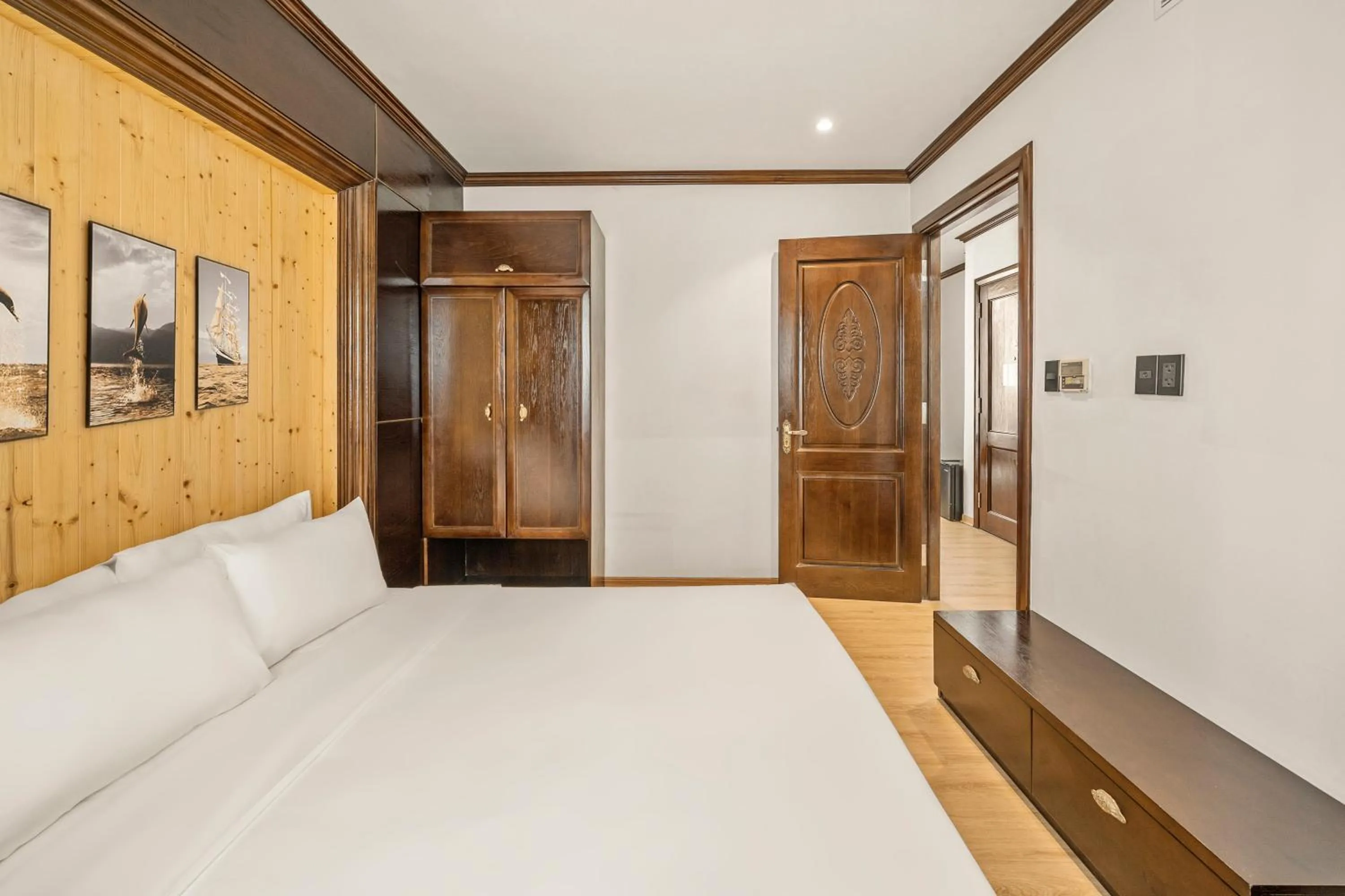 Photo of the whole room, Bed in Palazzo Luxury Hotel & Bistro - Central My Khe Beach Walking Street