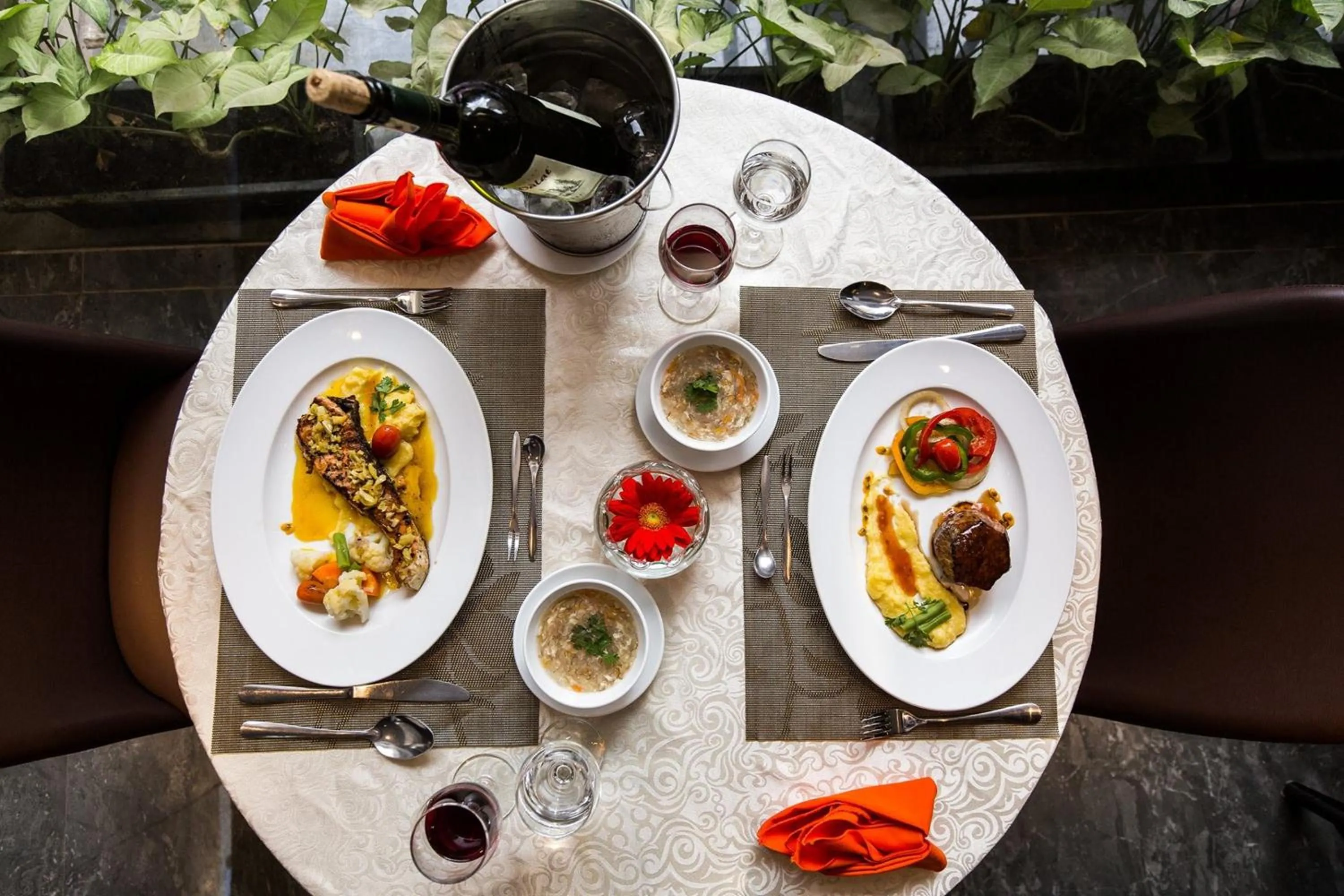 Food and drinks in Palazzo Luxury Hotel & Bistro - Central My Khe Beach Walking Street