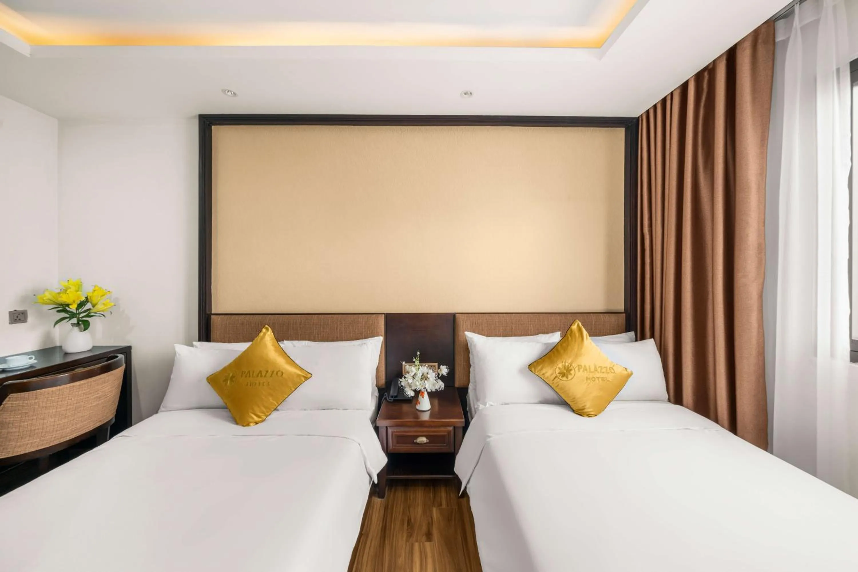 Bed in Palazzo Luxury Hotel & Bistro - Central My Khe Beach Walking Street